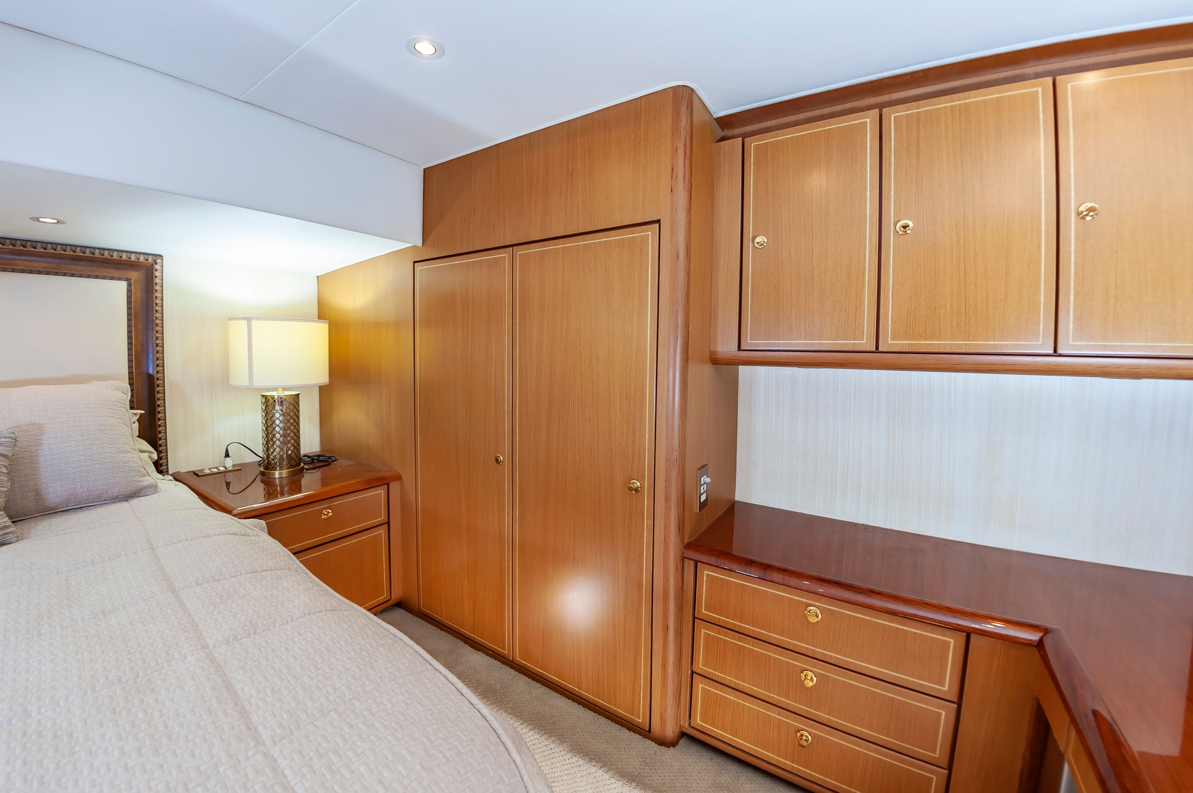 2003 Ocean 57 Convertible - 47