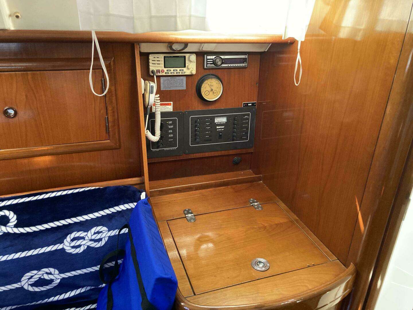 2000 Beneteau Oceanis 311 - Image 17