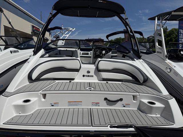 2026 Yamaha Boats AR195 - 4