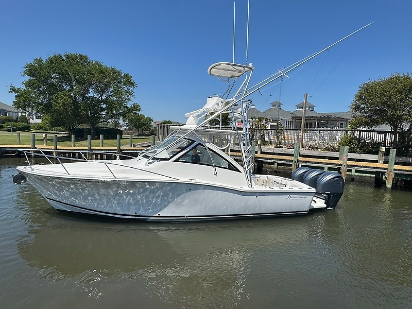 2022 Albemarle 30 Express - Image 2