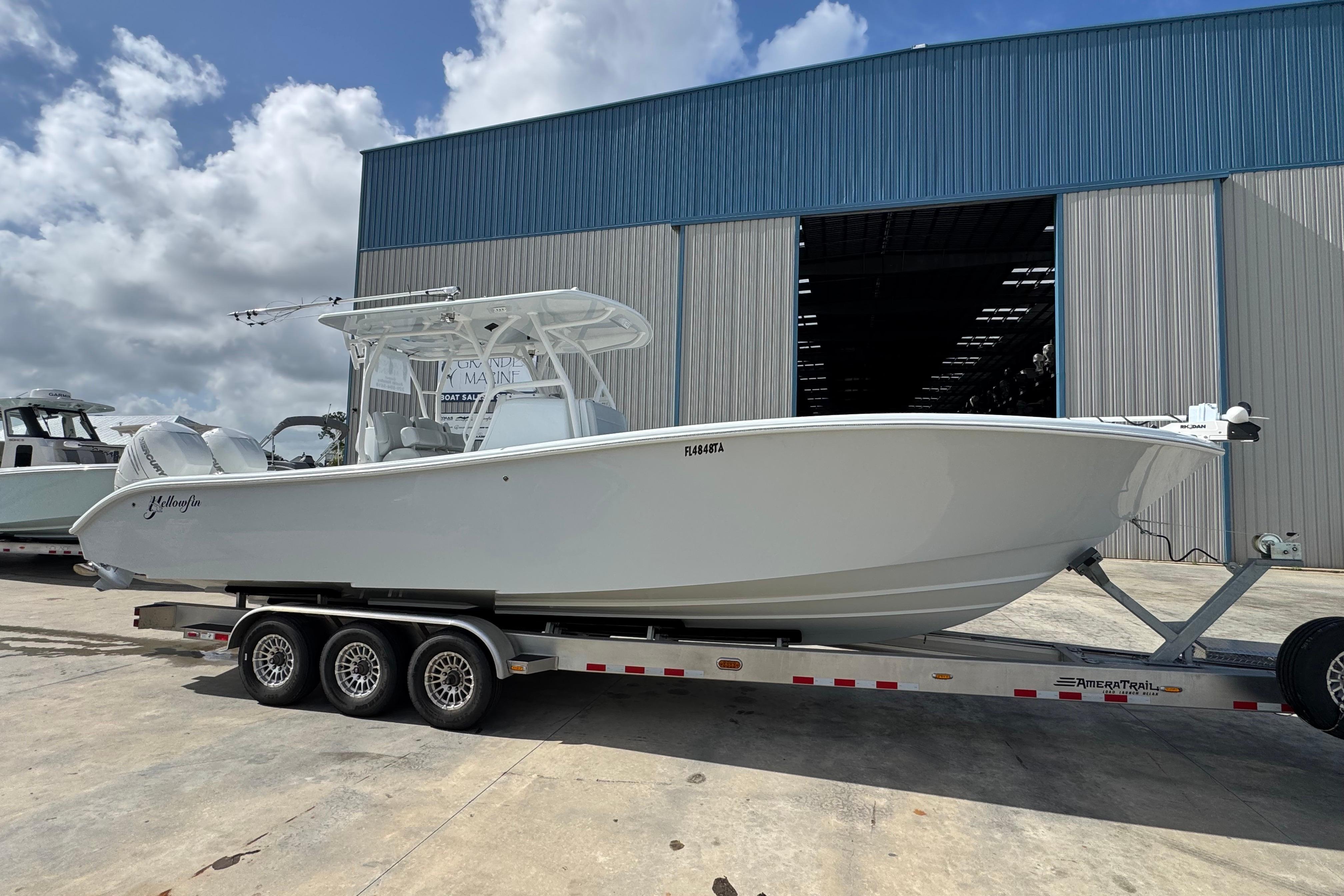 2022 Yellowfin 32 Offshore