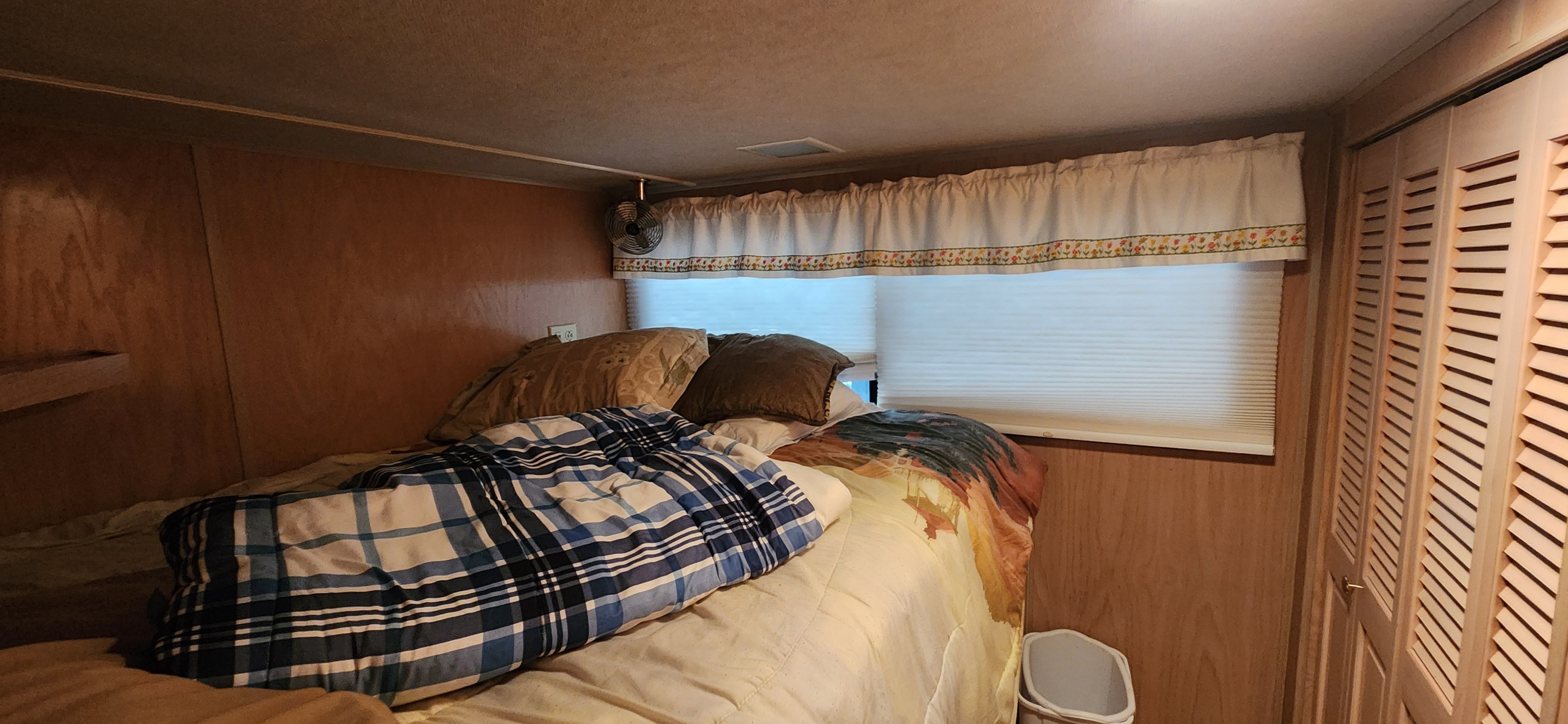 1996 Sumerset Houseboat - 28