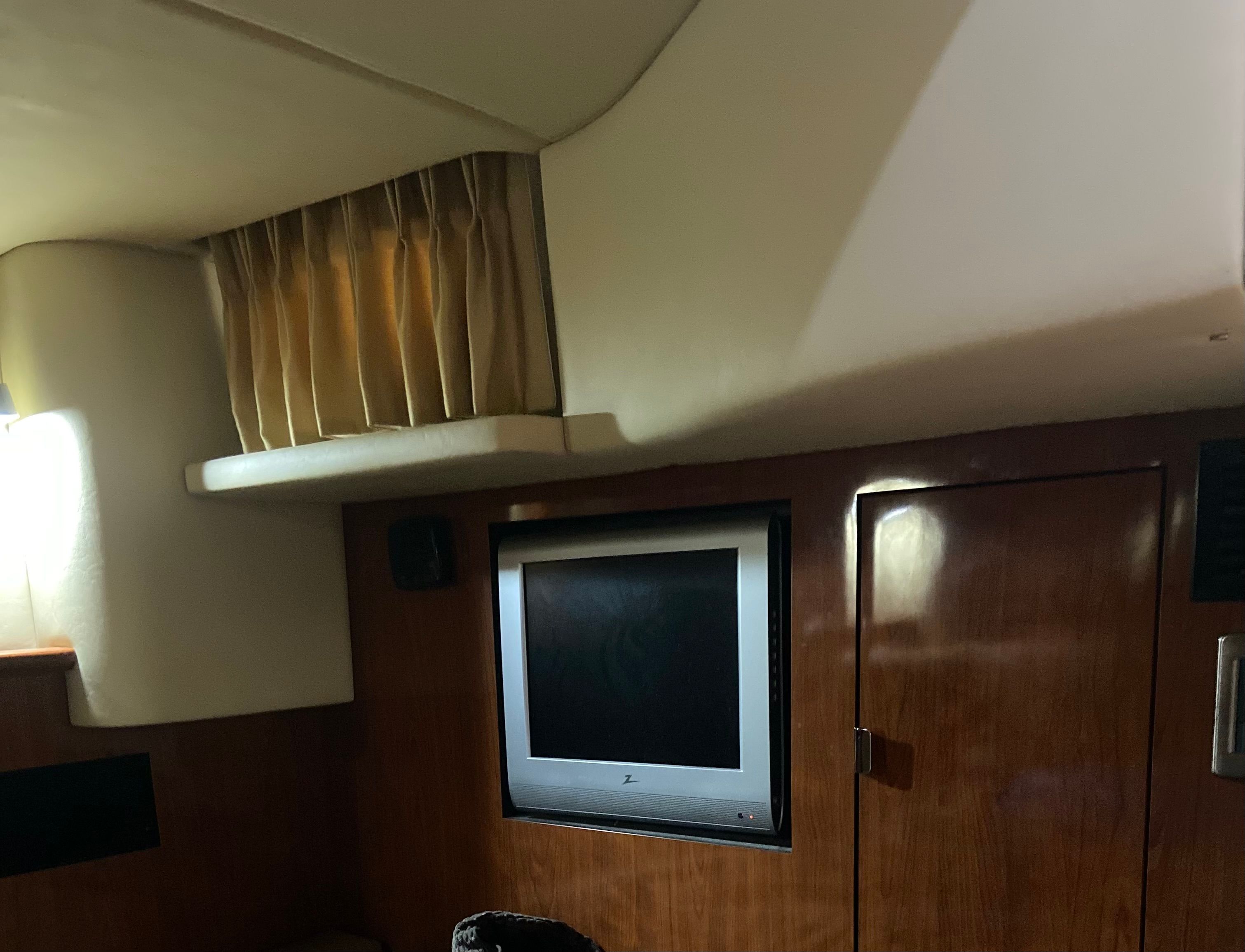2005 Sea Ray 390 Sundancer - 15