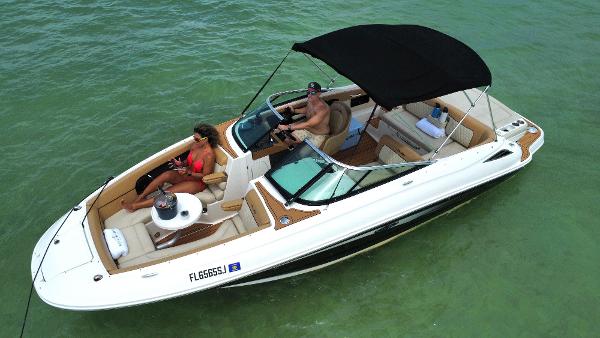 2015 Sea Ray 240 Sundeck - 2