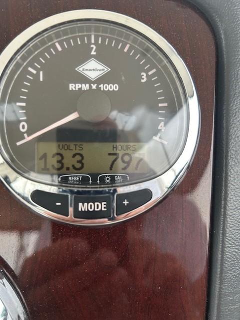 2009 Meridian 441 Sedan - 4