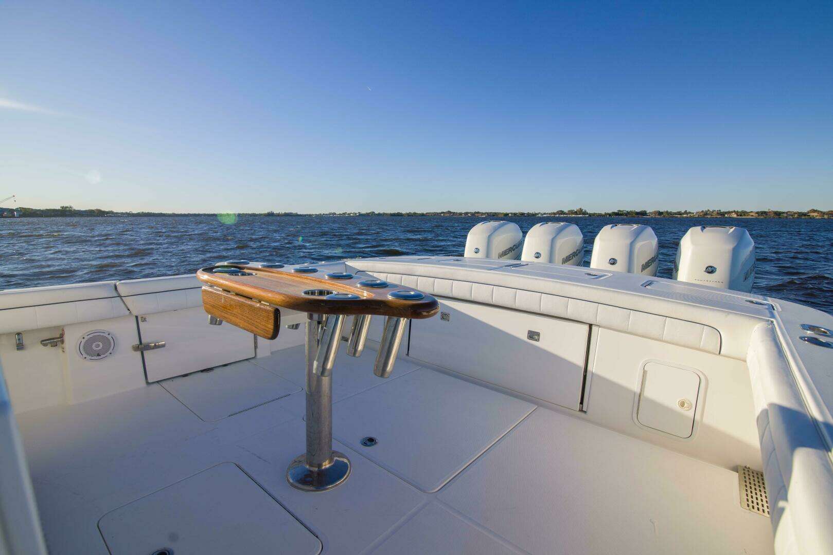2016 Regulator 41 Center Console - Image 26
