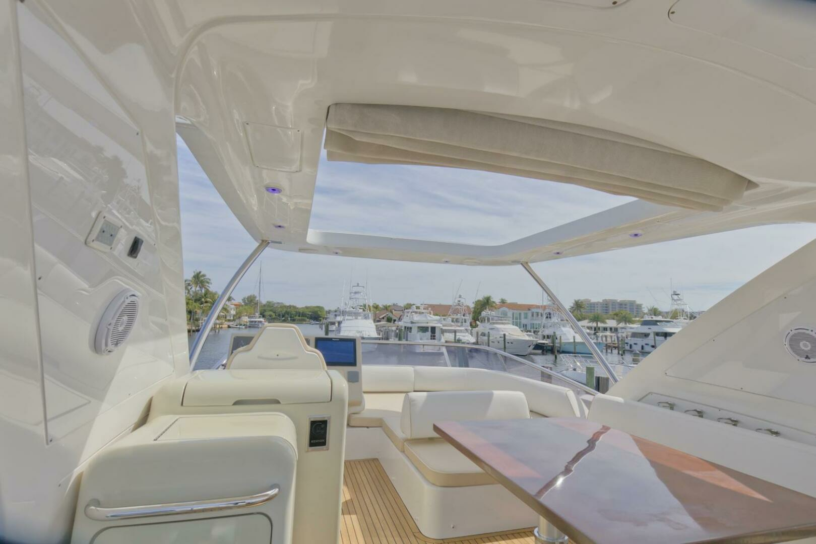 2015 Azimut 64 Flybridge - Image 11