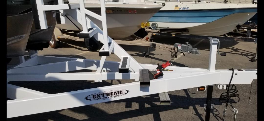 2021 Avalon Excalibur Elite Windshield - 25' - 11
