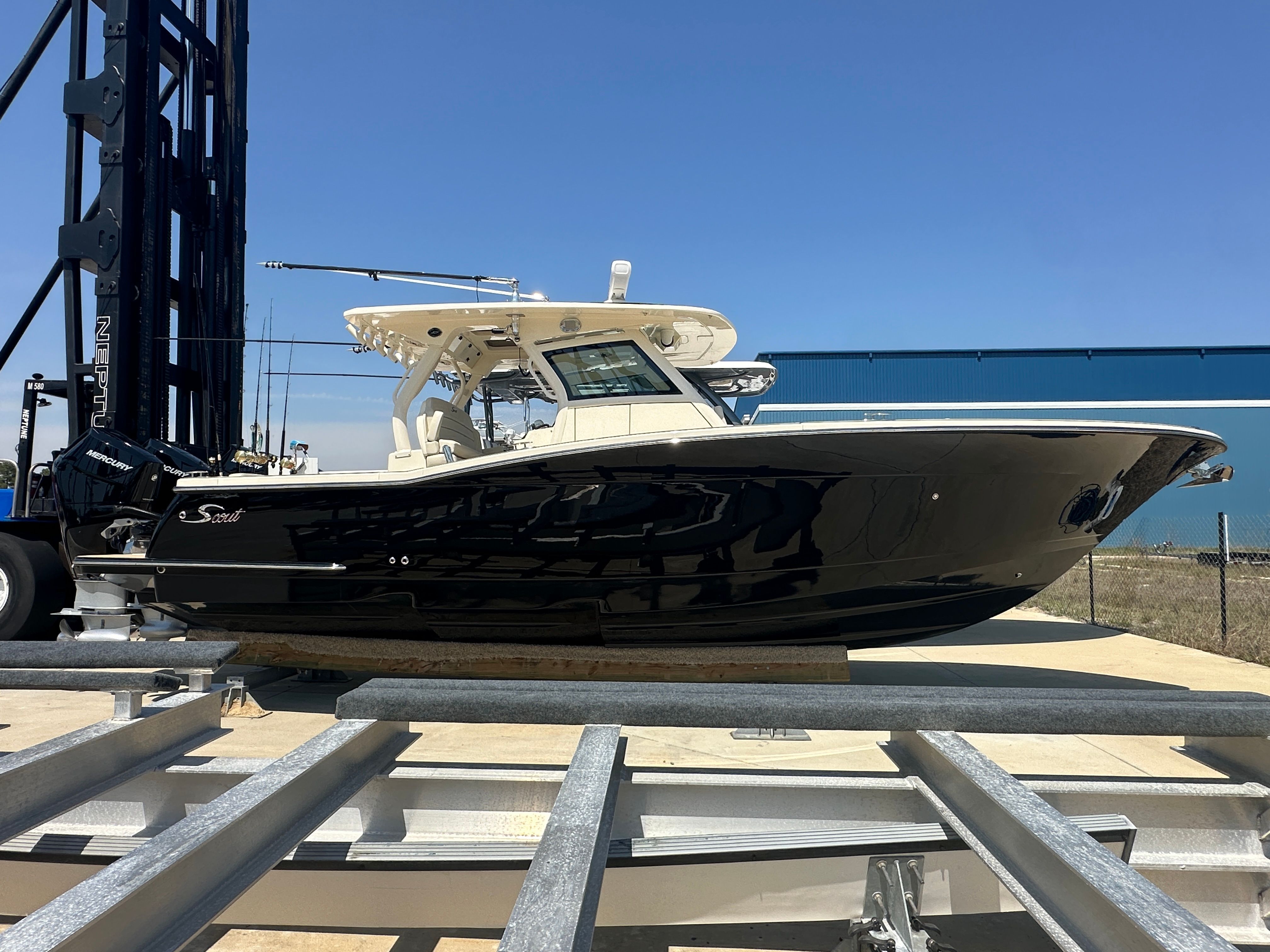 2024 Scout 330 LXF