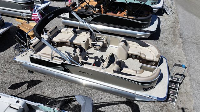 2026 Avalon LSZ - 23 FT Quad Lounger Switchback - 10