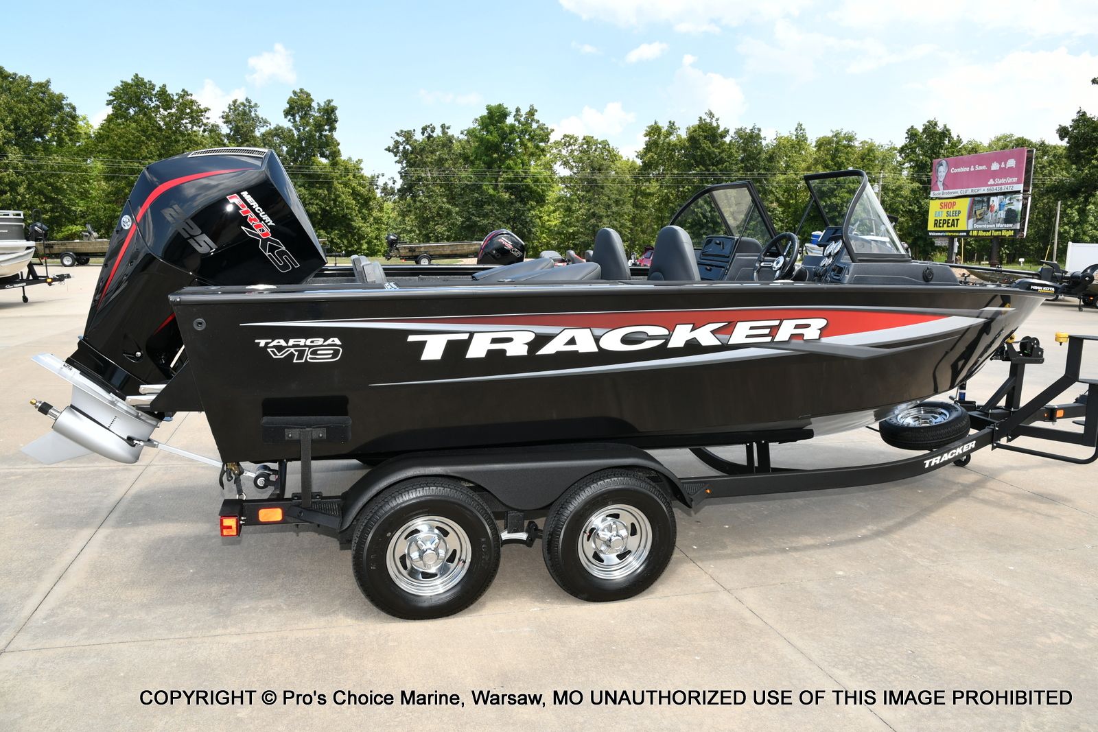 2026 Tracker Targa V-19 Combo - 17