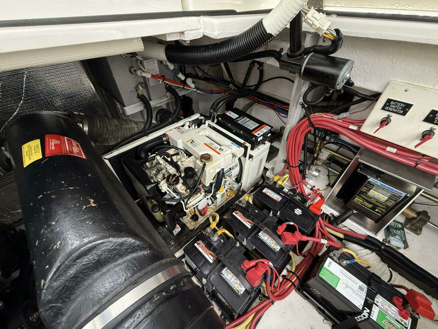 2004 Cruisers 370 Express - Image 46