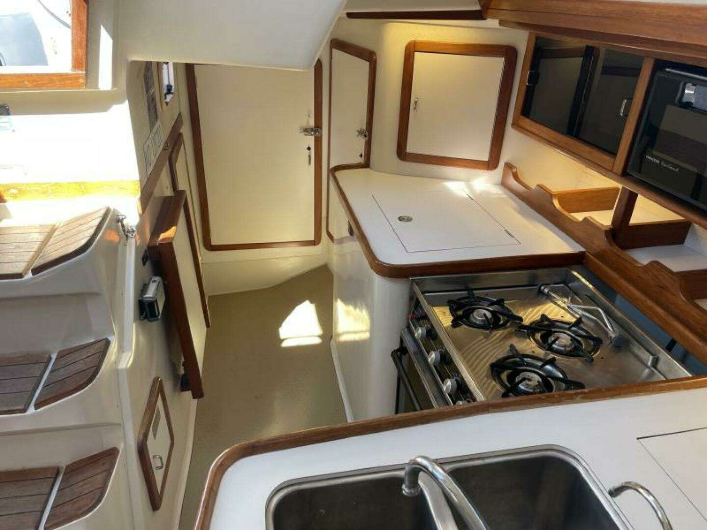 1991 Catalina 42 MKI - Image 11
