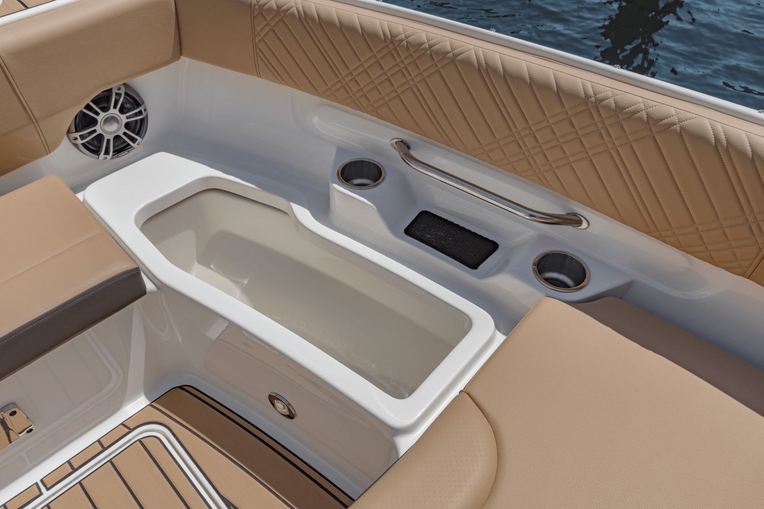 2026 Sea Ray SDX 270 Outboard - 46