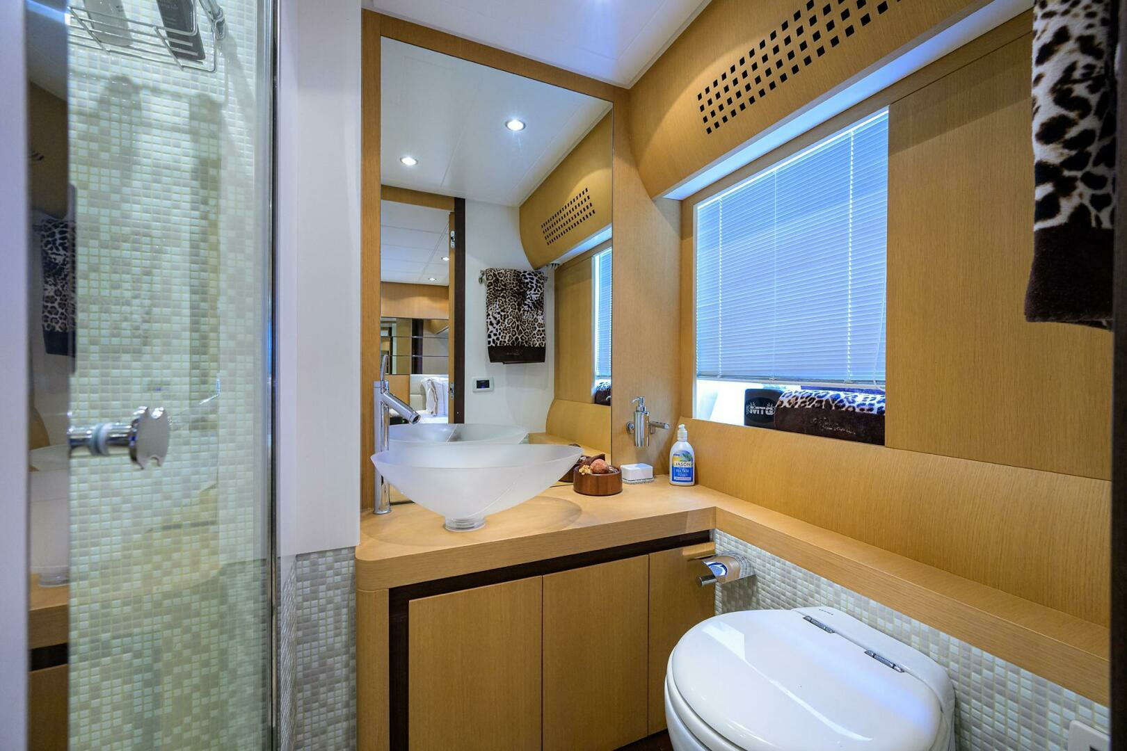 2009 Pershing 90 Express - Image 37