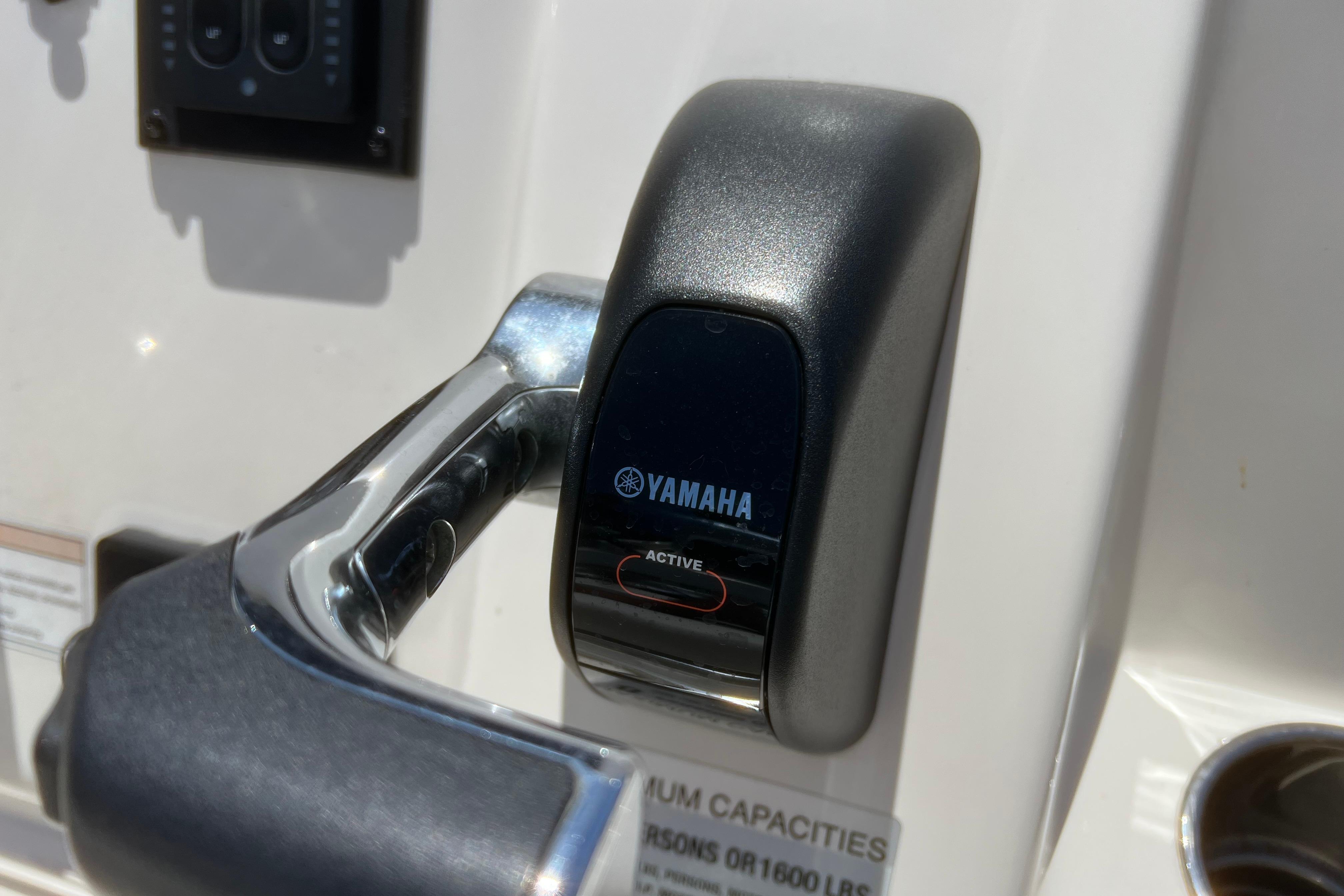 Yamaha throttle control on 2018 Cobia 201 Center Console boat.