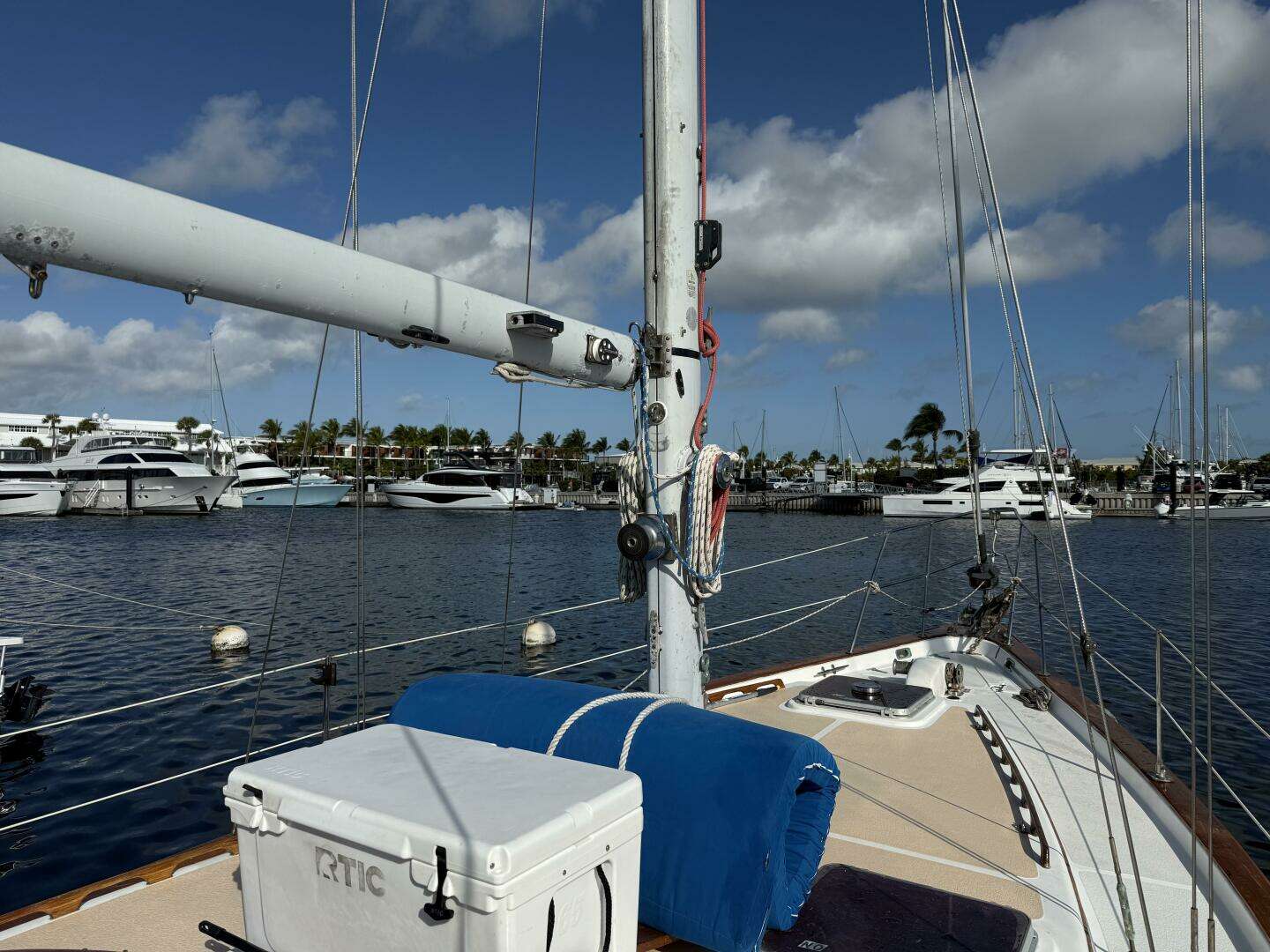 1985 Endeavour 42 - Image 7