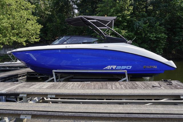 2025 Yamaha Boats AR250 - 2