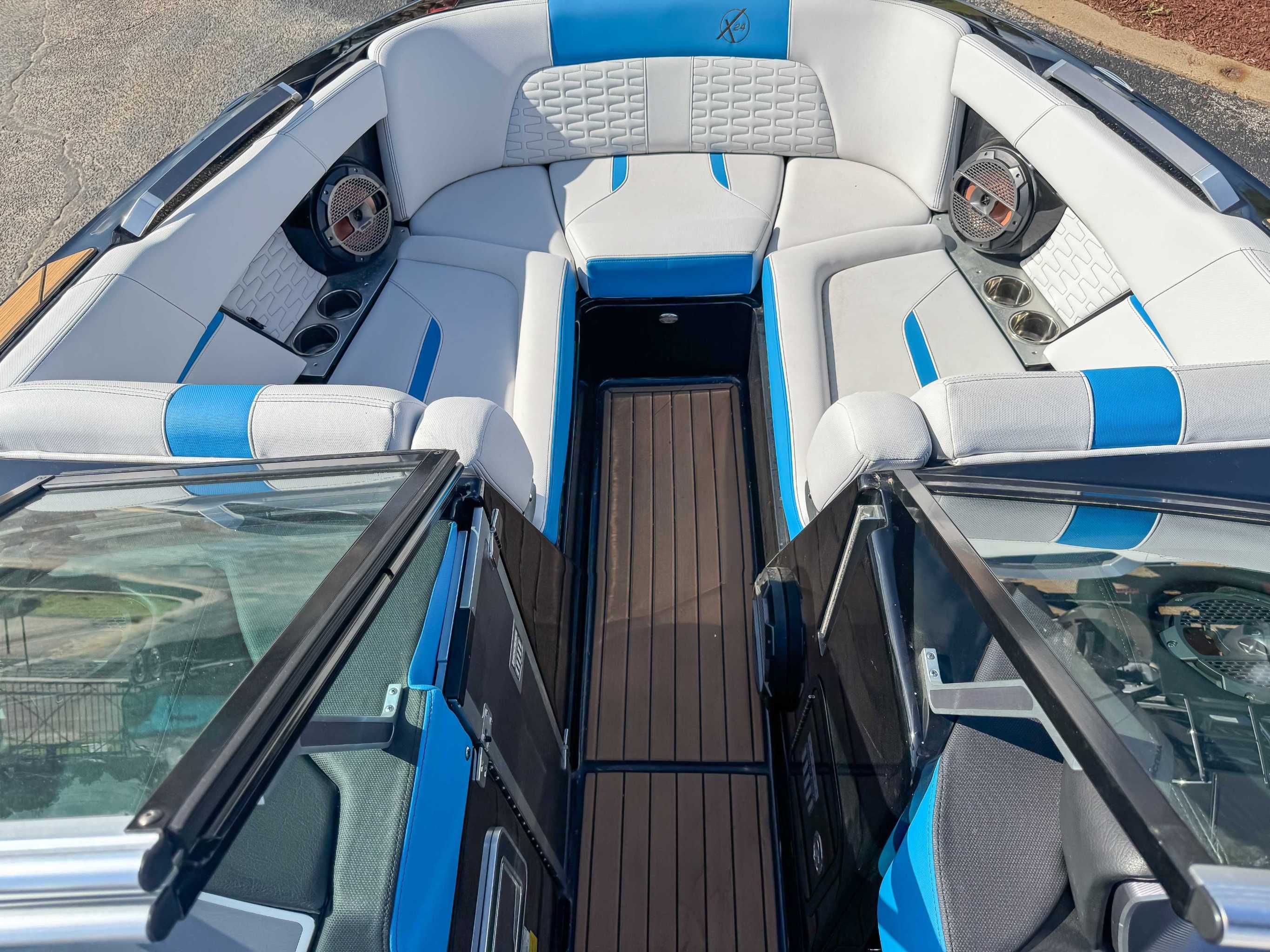 2019 MasterCraft X24 - 9