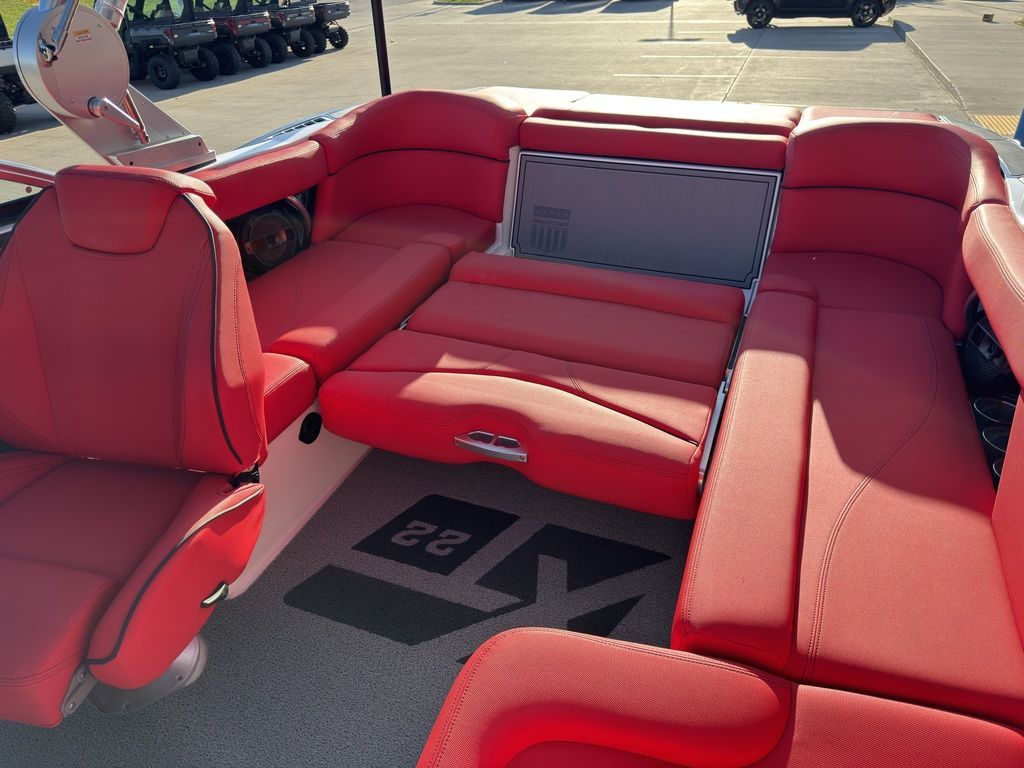 2019 MasterCraft XT22 - 53