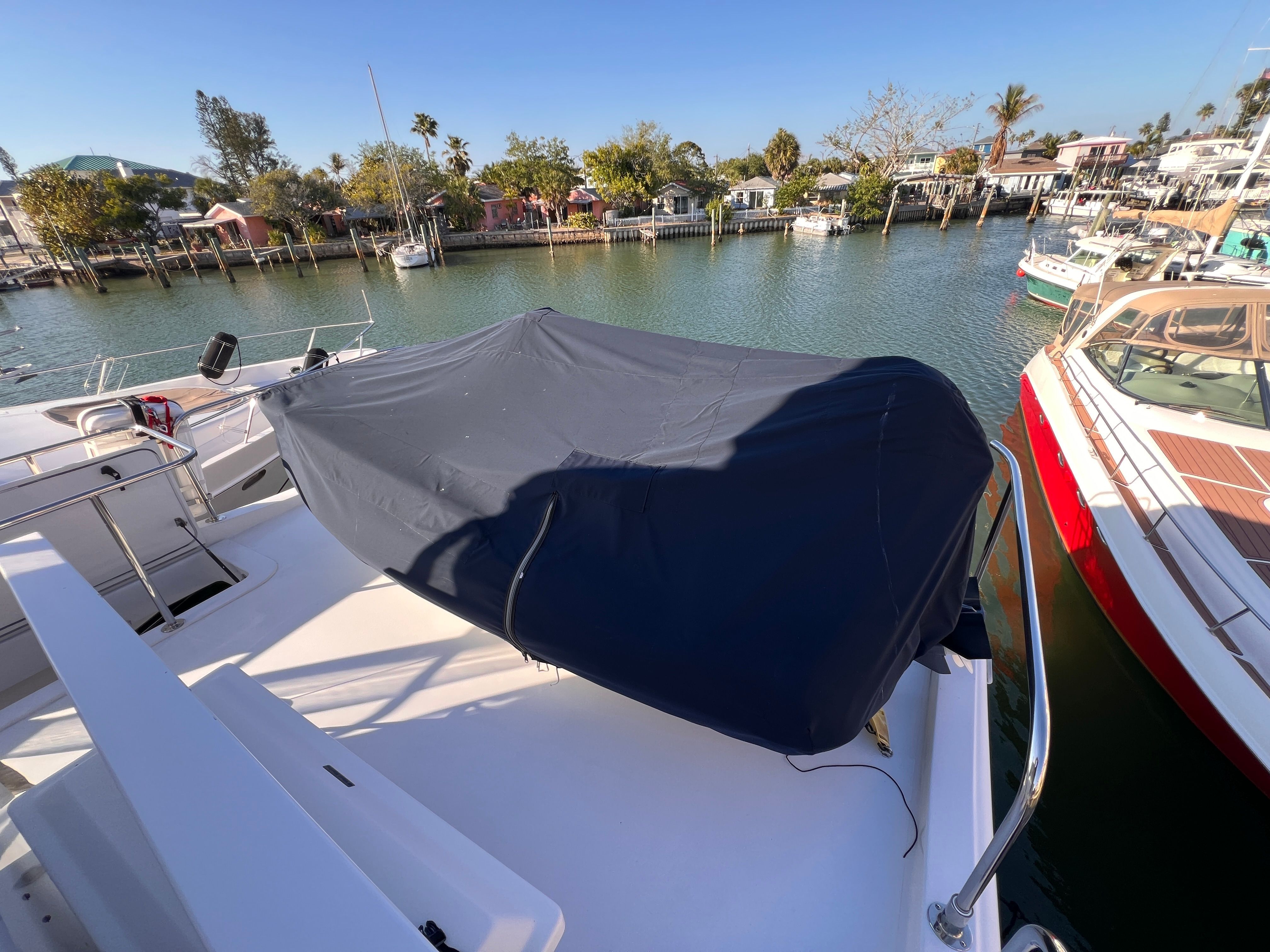 2006 Hatteras 64 Motor Yacht - 36