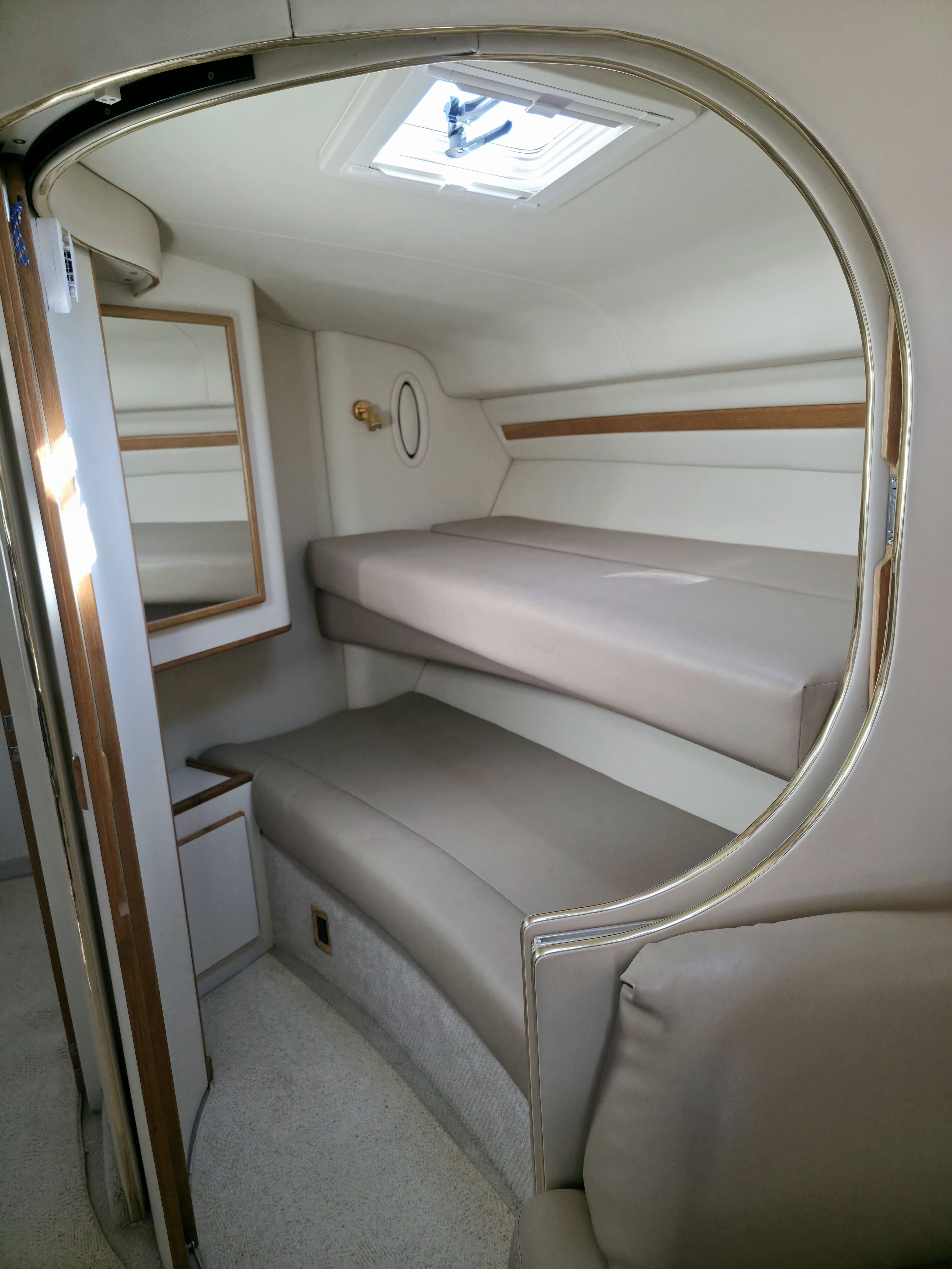 1998 Sea Ray 400 Express Cruiser - 24