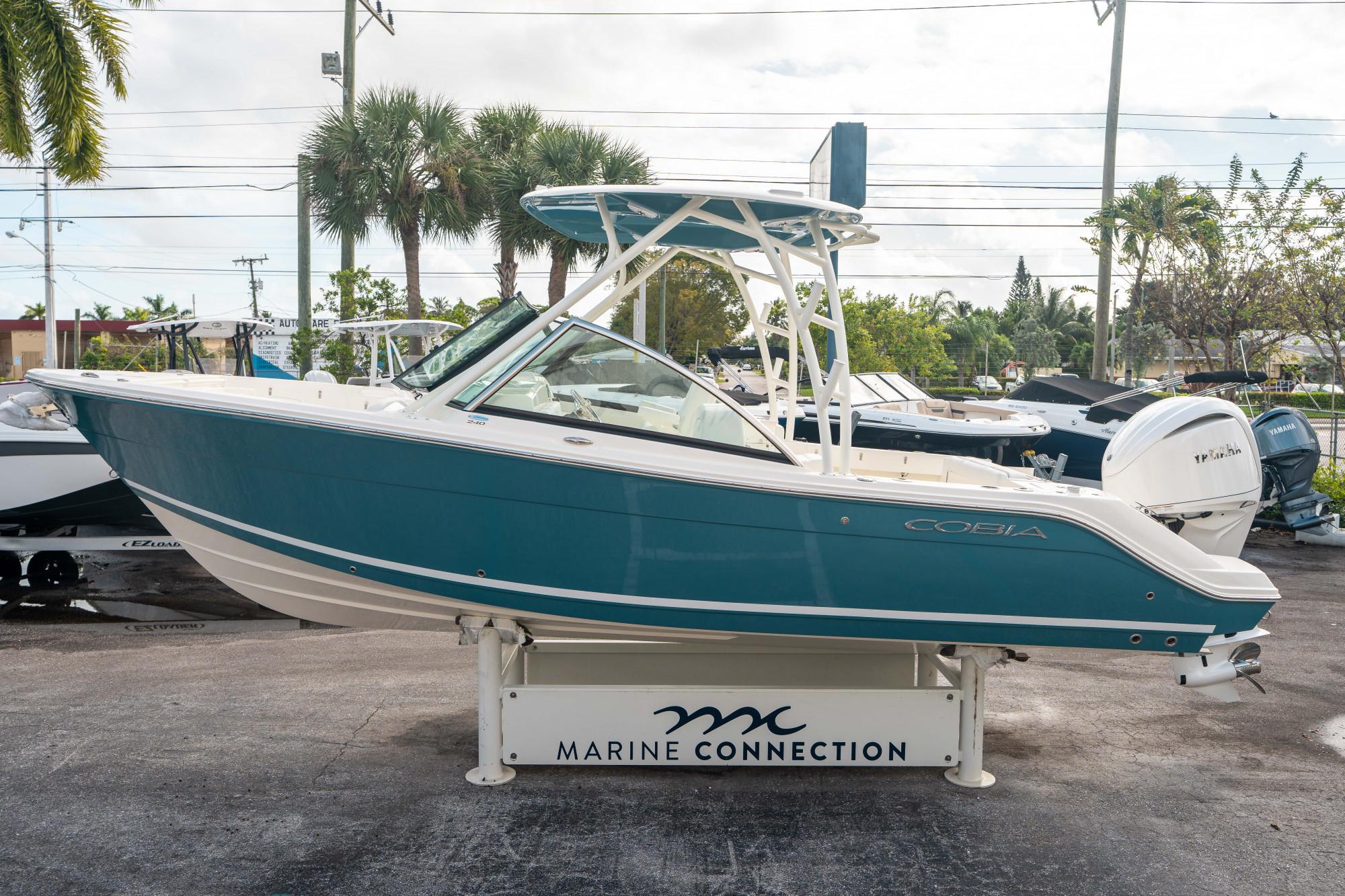 2025 Cobia 240 Dual Console - 5