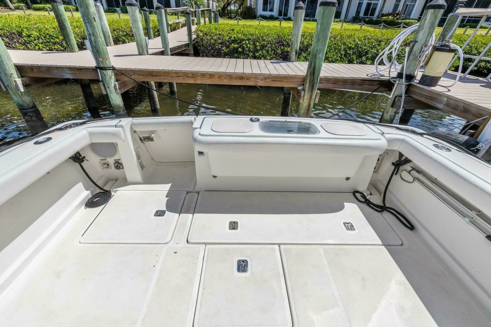 2006 Tiara Yachts 3200 Open - Image 9