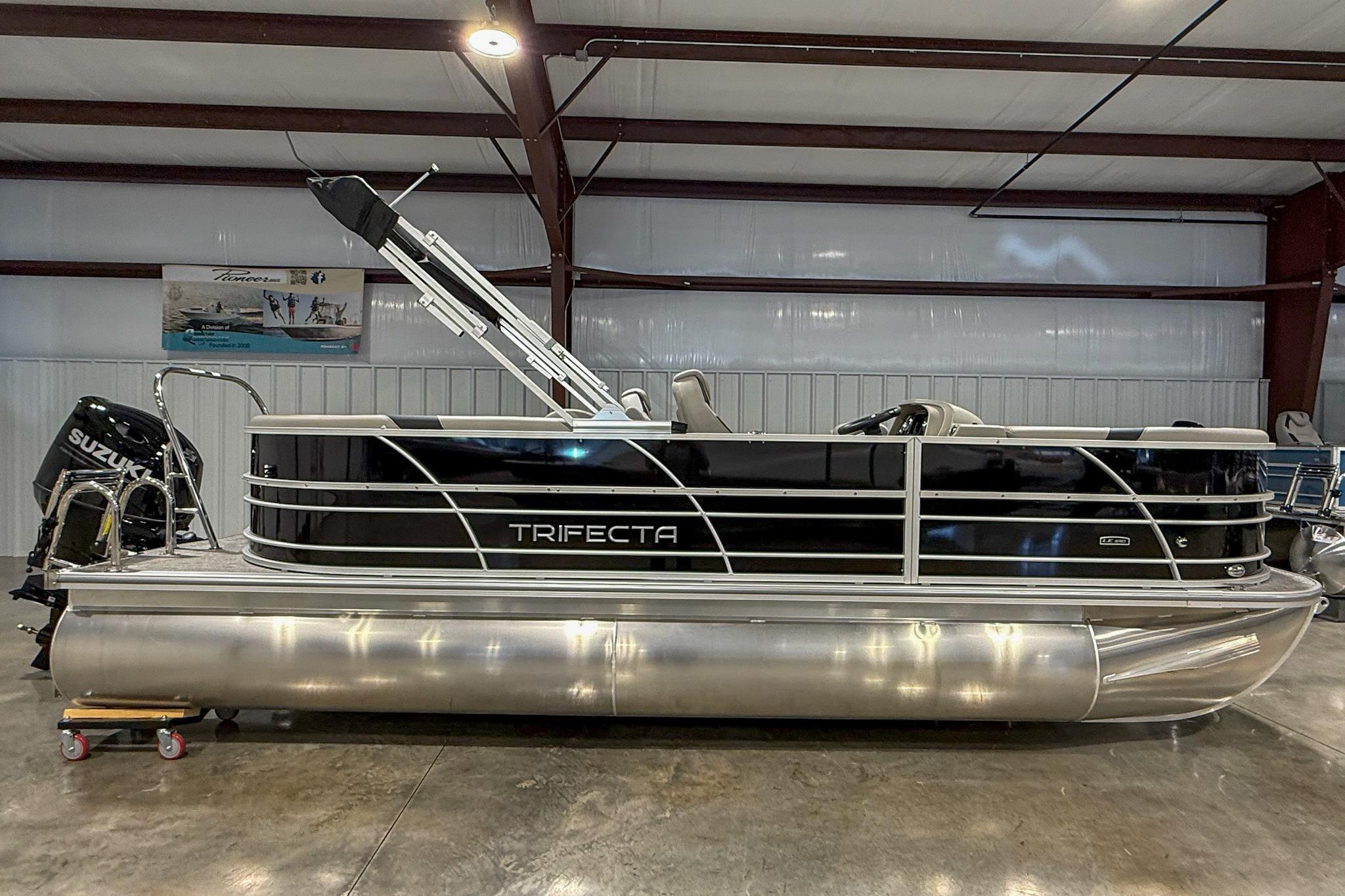 2025 Trifecta 22RF LE