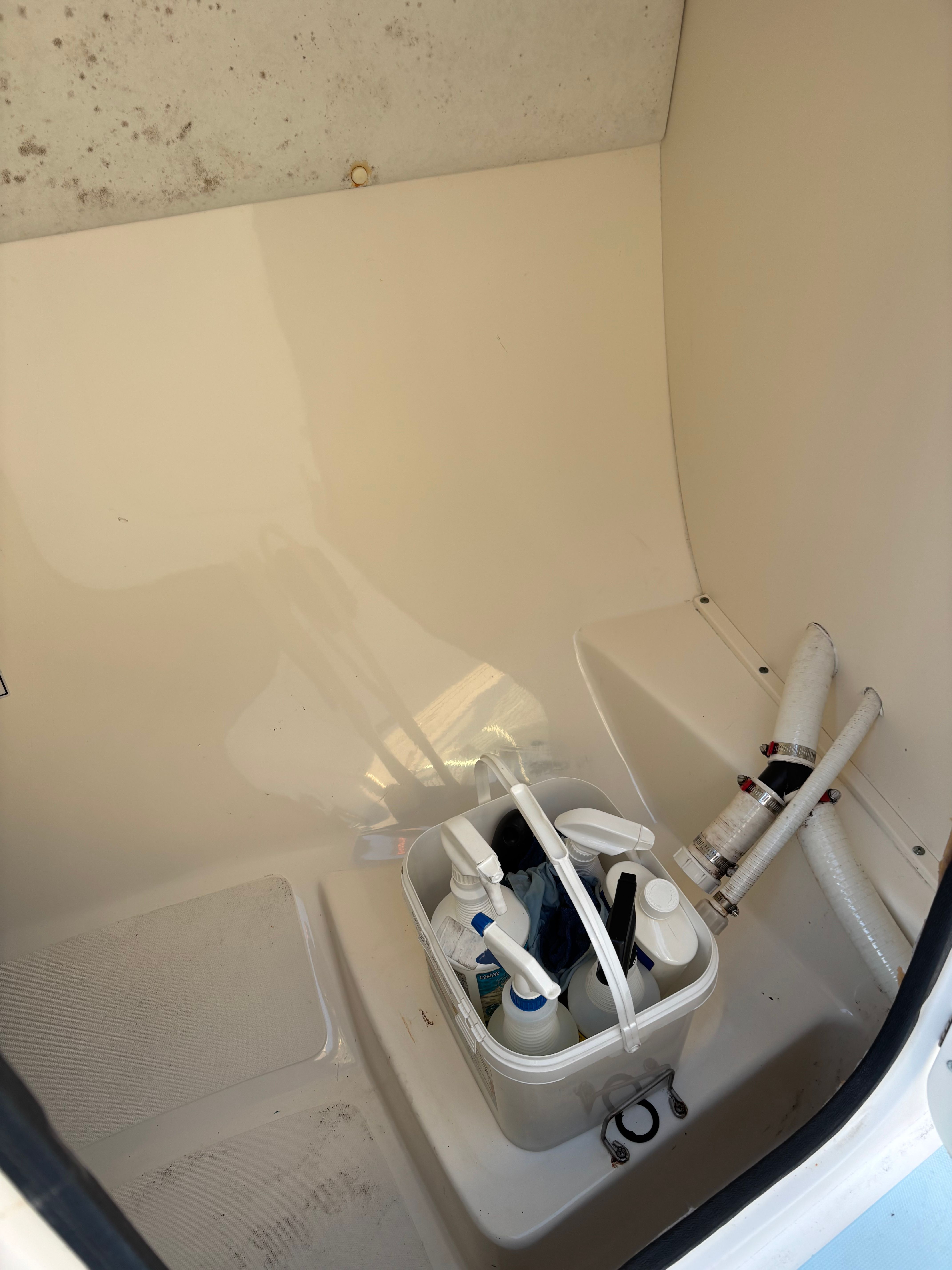 2005 Boston Whaler 210 Ventura - 19