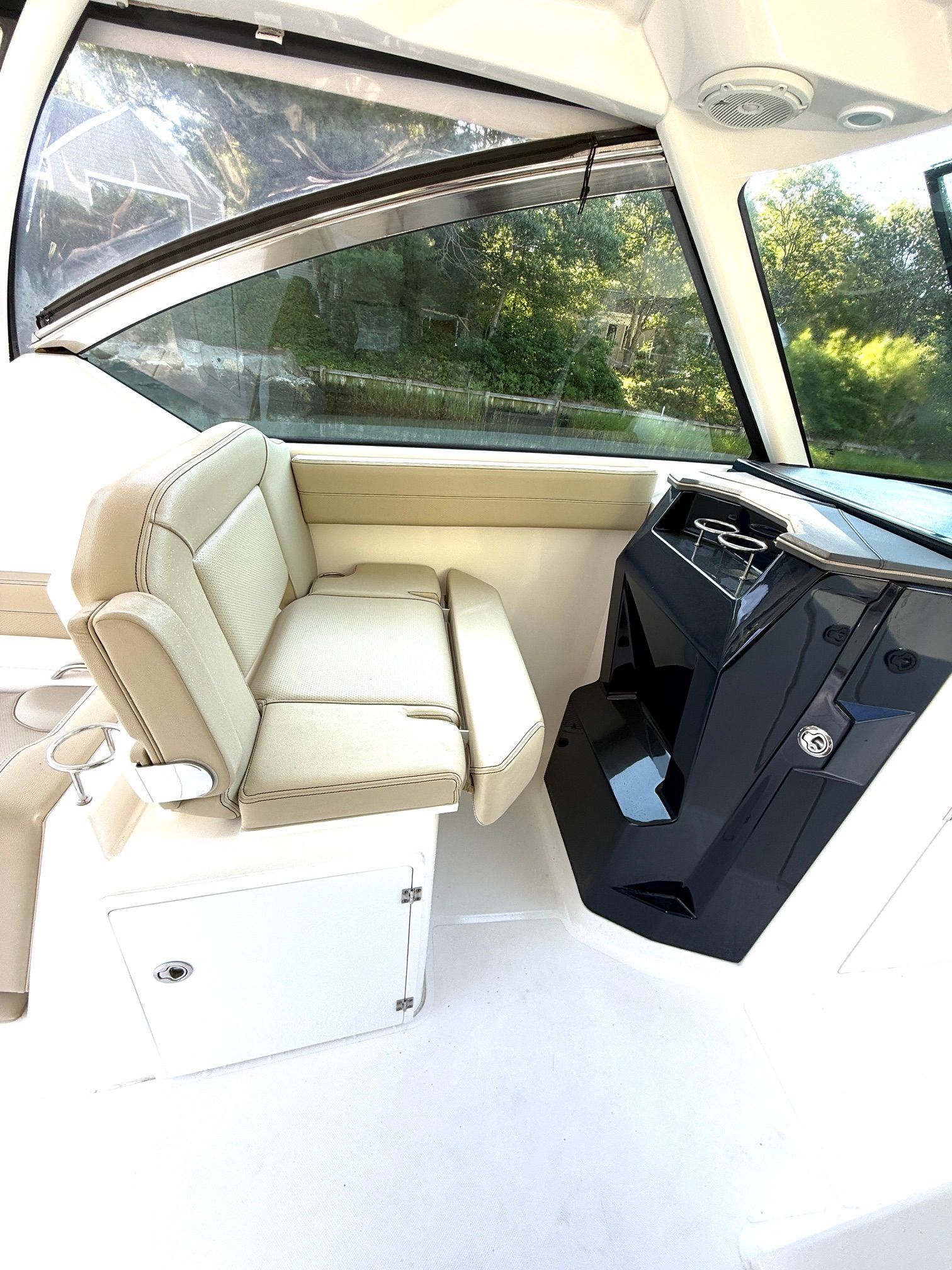2017 Pursuit DC 295 Dual Console - 3