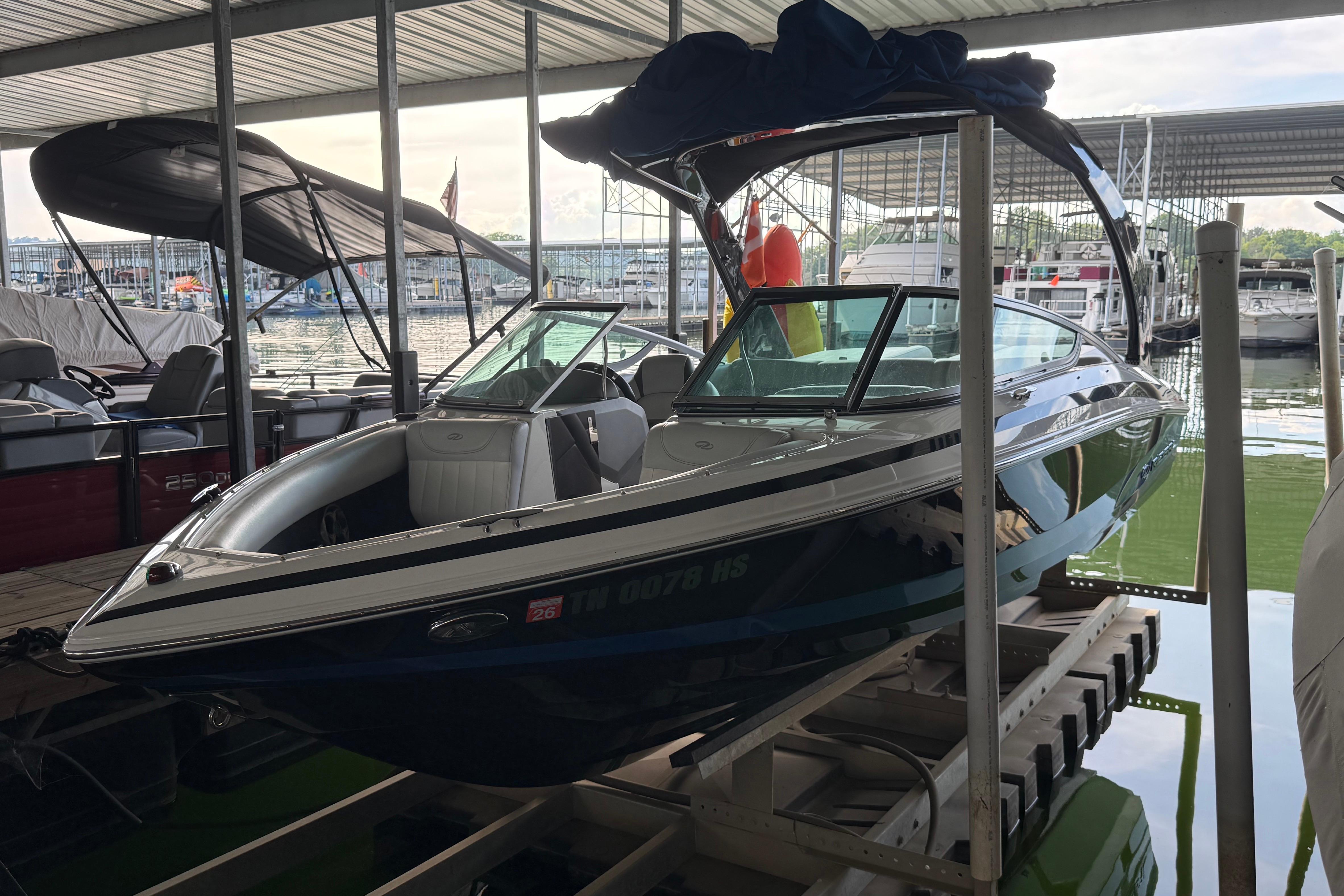 2013 Regal 2100 Bowrider
