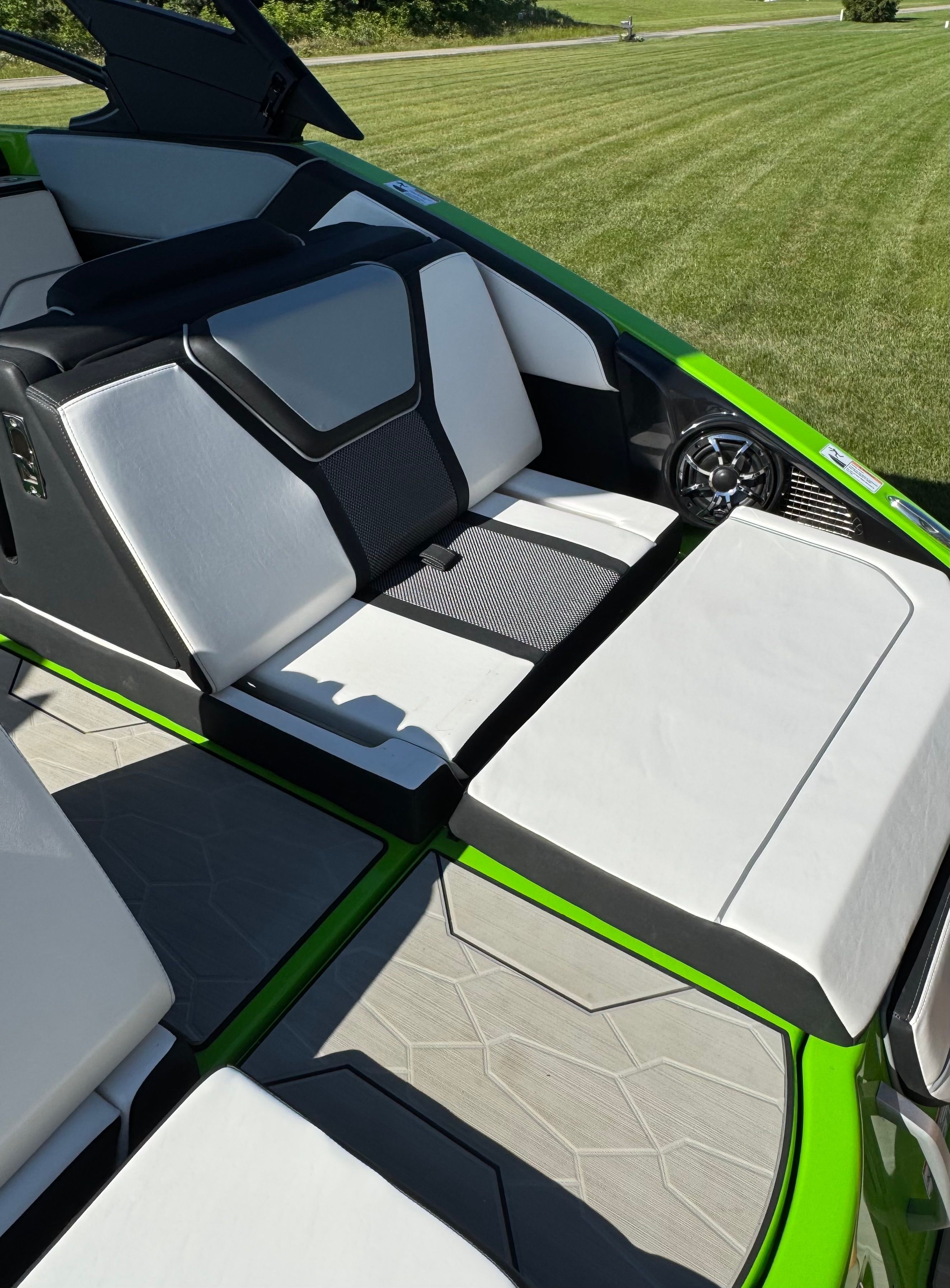 2022 Yamaha Boats 255XD - 62