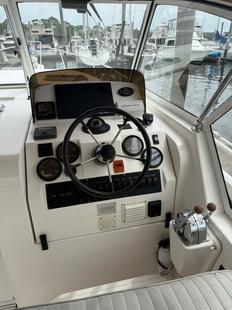 2003 Mainship 34' Pilot - Image 6