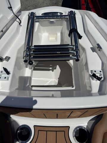 2026 Yamaha Boats 252SD - 12