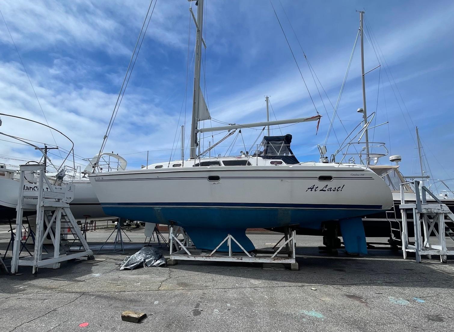 2004 Catalina 350