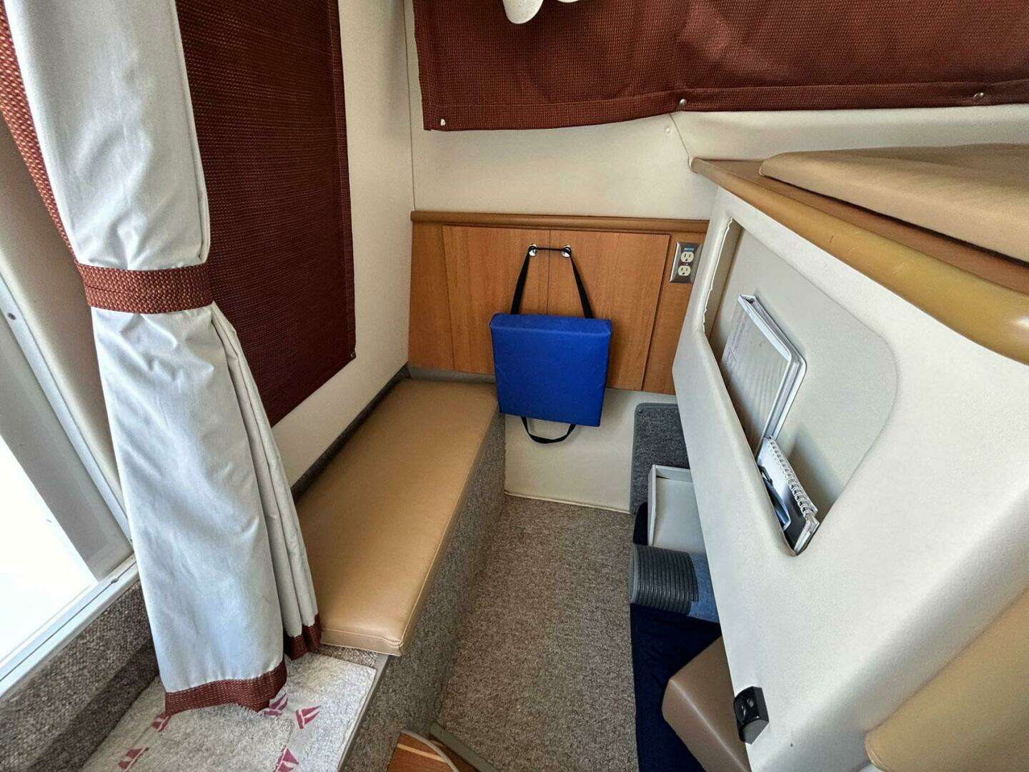 2008 Bayliner Discovery 288 - Image 6