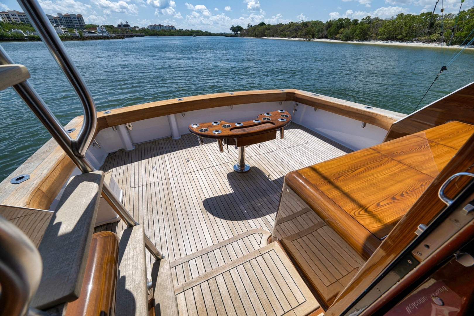 2003 Viking 52 Convertible - Image 21