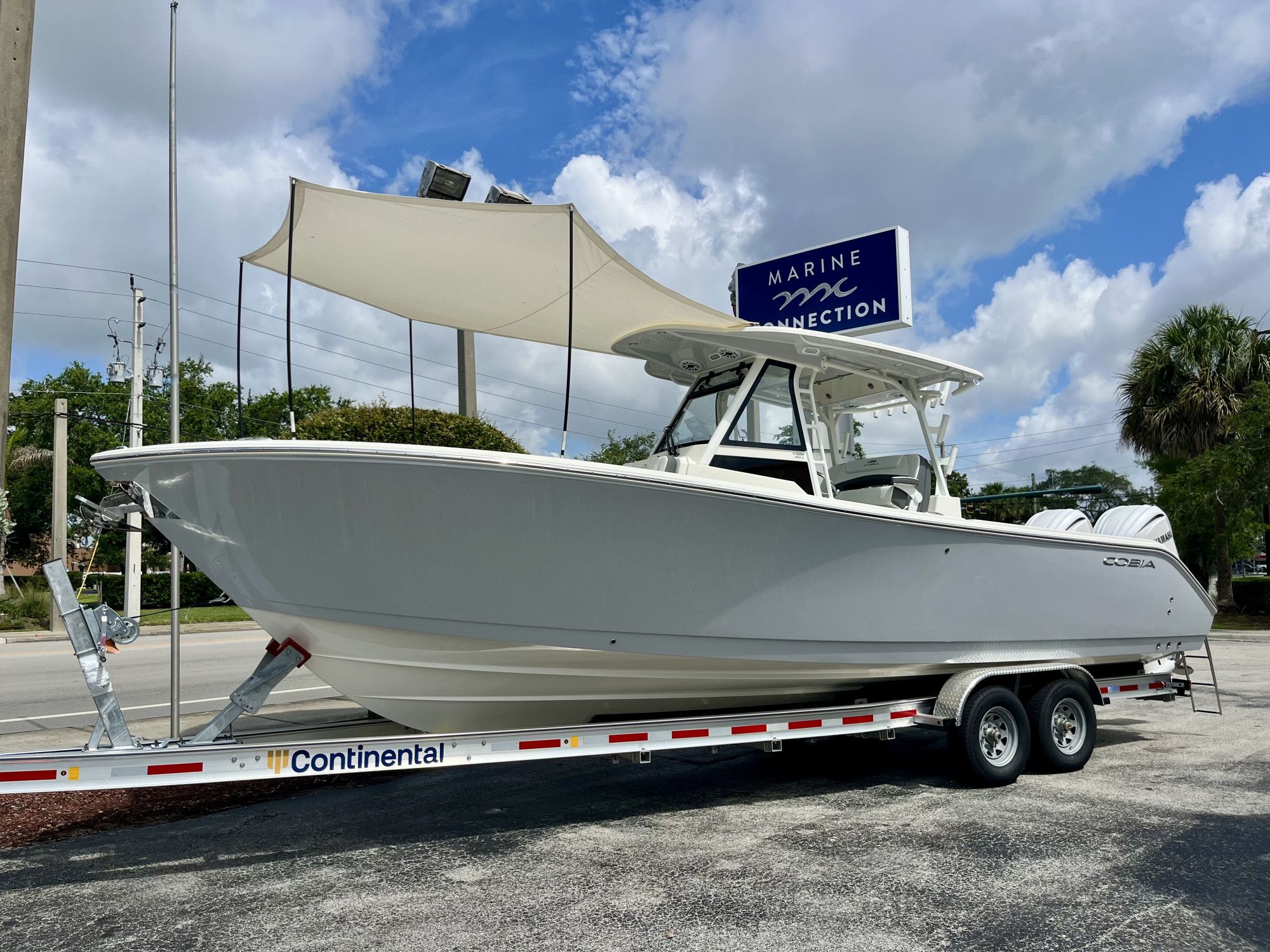 2026 Cobia 305 Center Console - 47