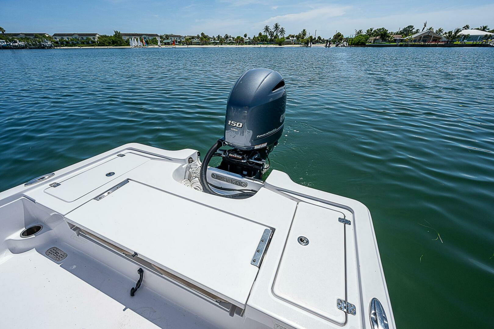 2020 Sportsman Tournament 214 Bay Boat - Image 13