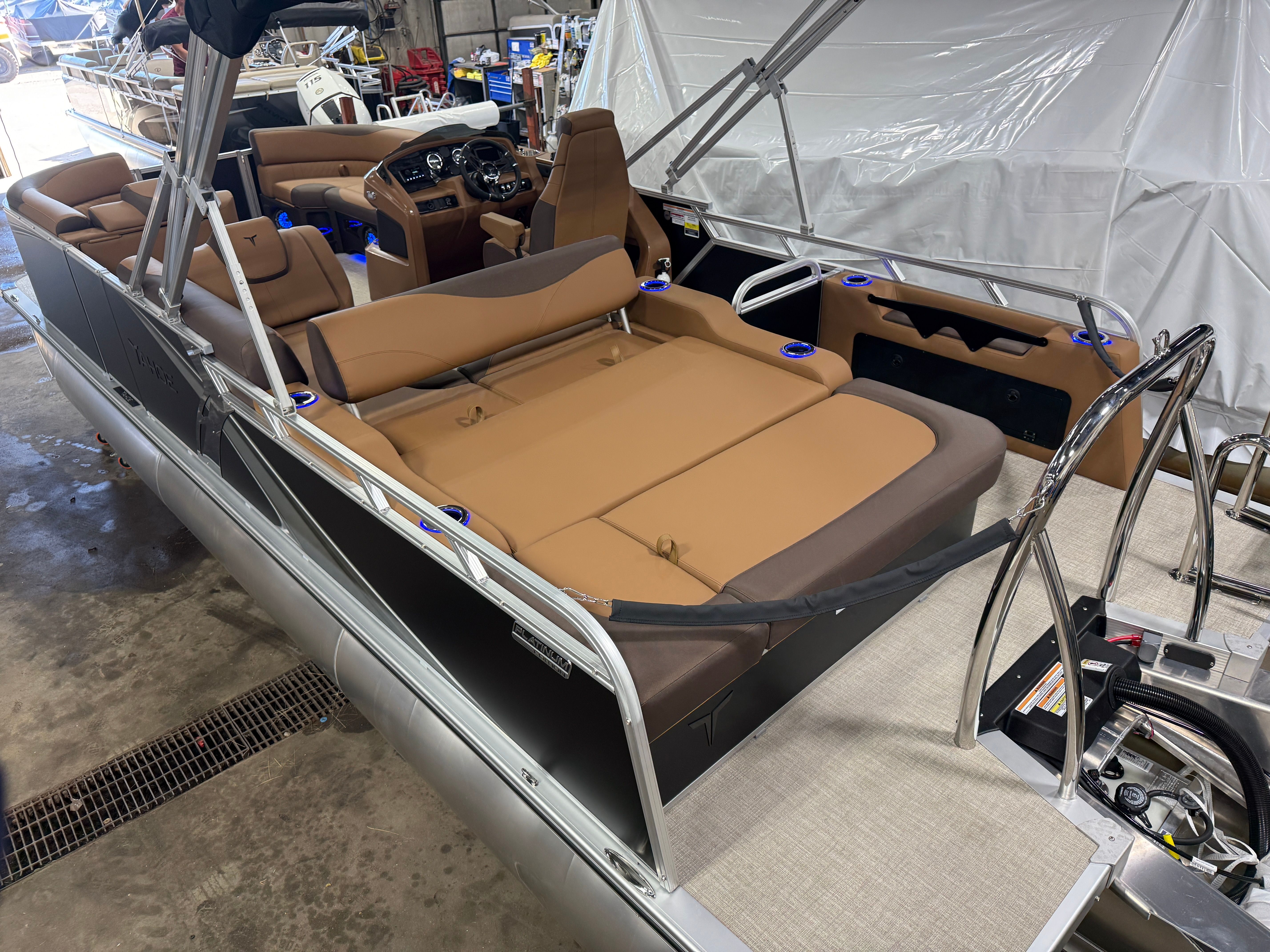 2026 Tahoe LTZ 300HP VRB 2385 Swingback Tritoon
