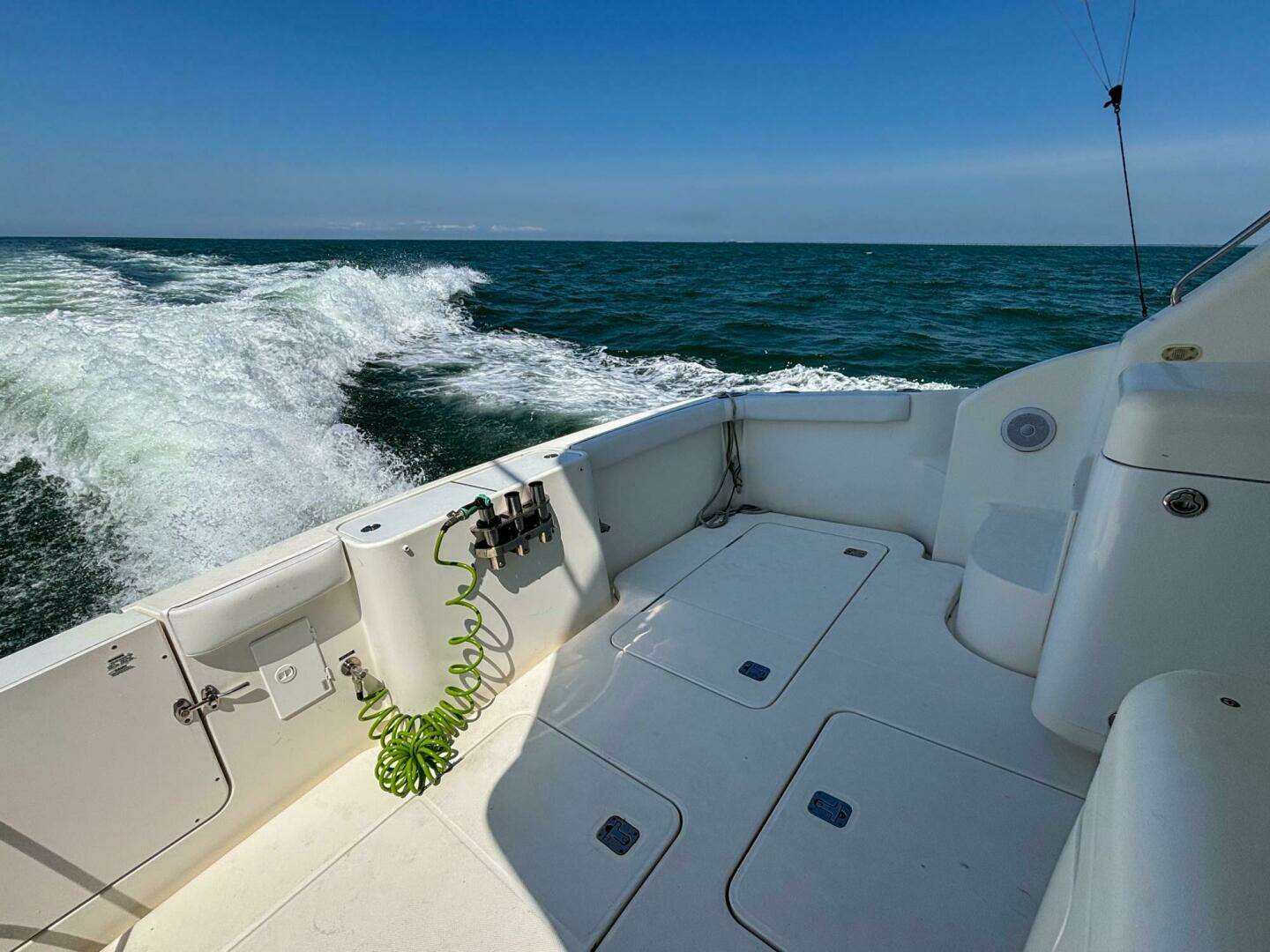 2007 Silverton 38 Convertible - Image 17
