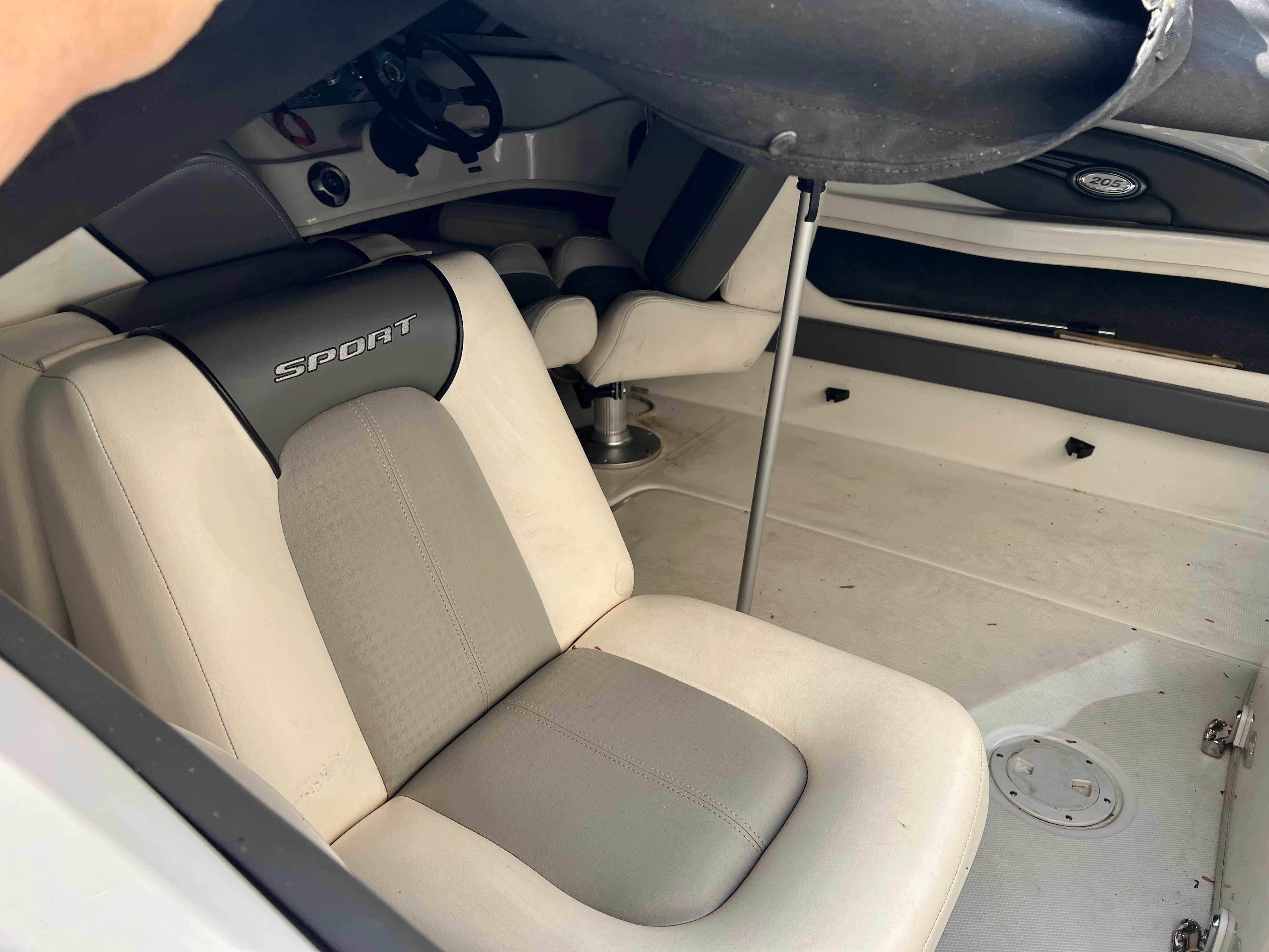 2011 Sea Ray 205 Sport - 21