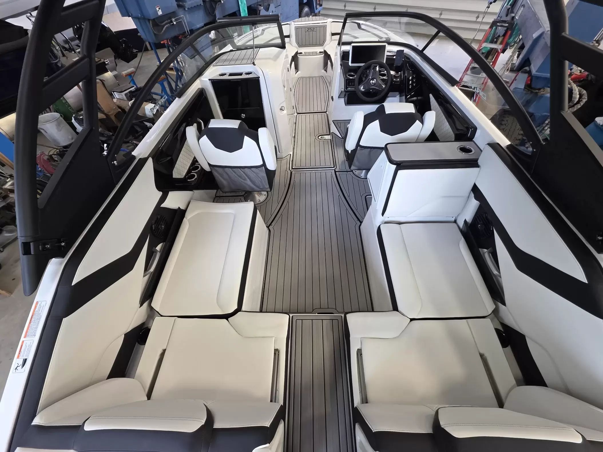2026 Yamaha Boats 252SD - 8