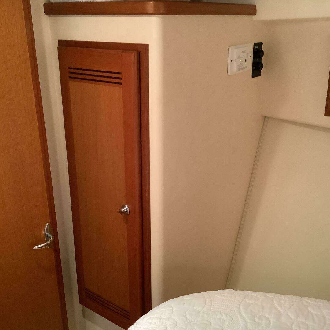 2006 Cabo 35 Flybridge Sportfish - Image 31