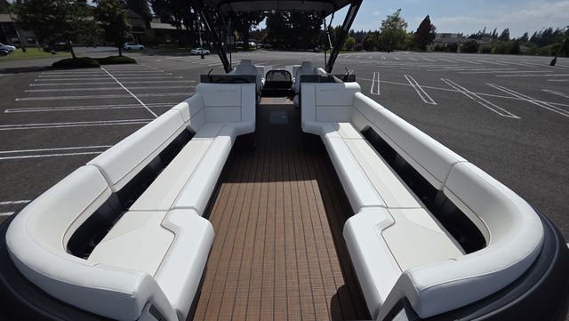 2025 Manitou 26' Explore 6' Max Deck With Dual 150hp Motors - 43