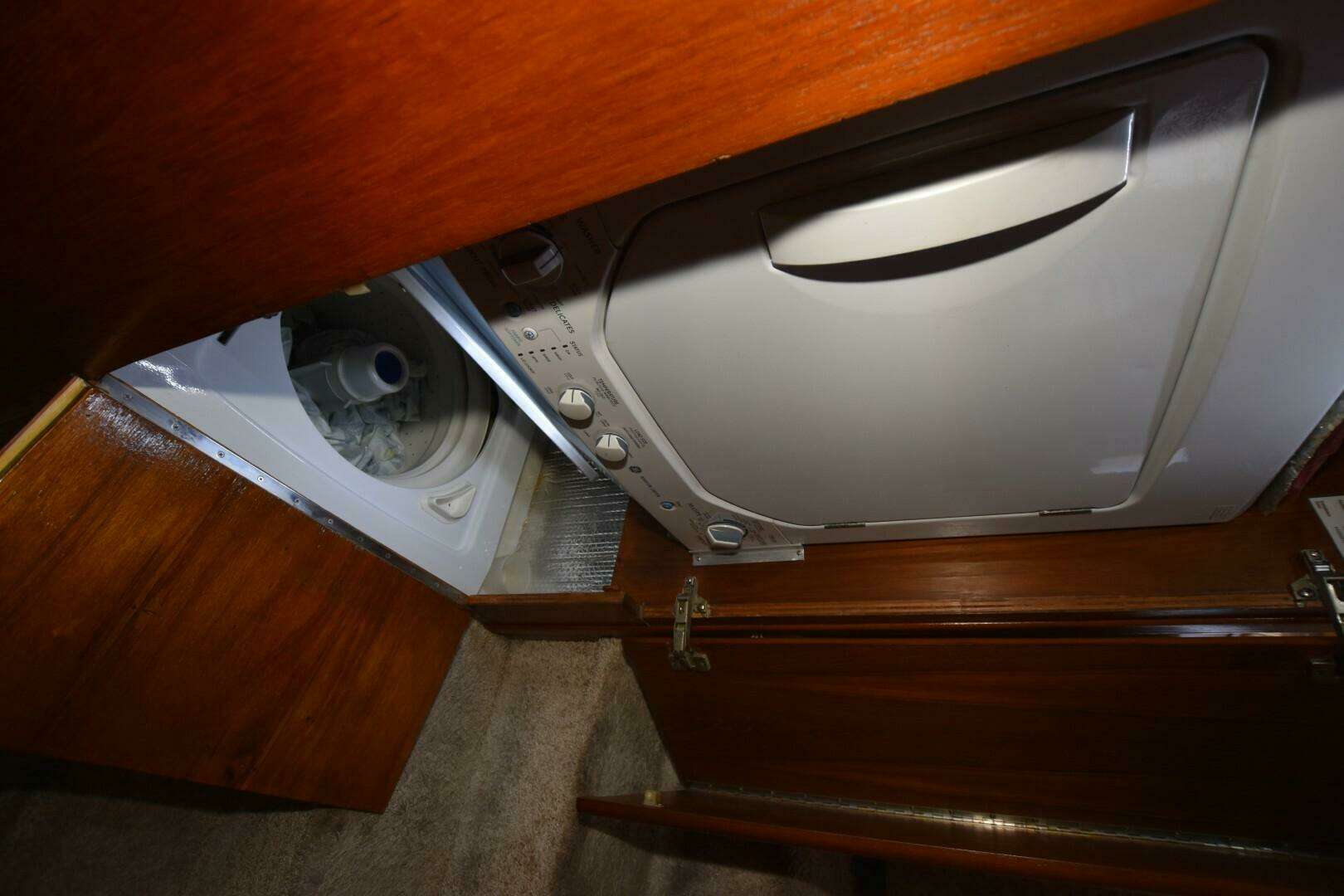 1990 Californian 45 Motoryacht - Image 32