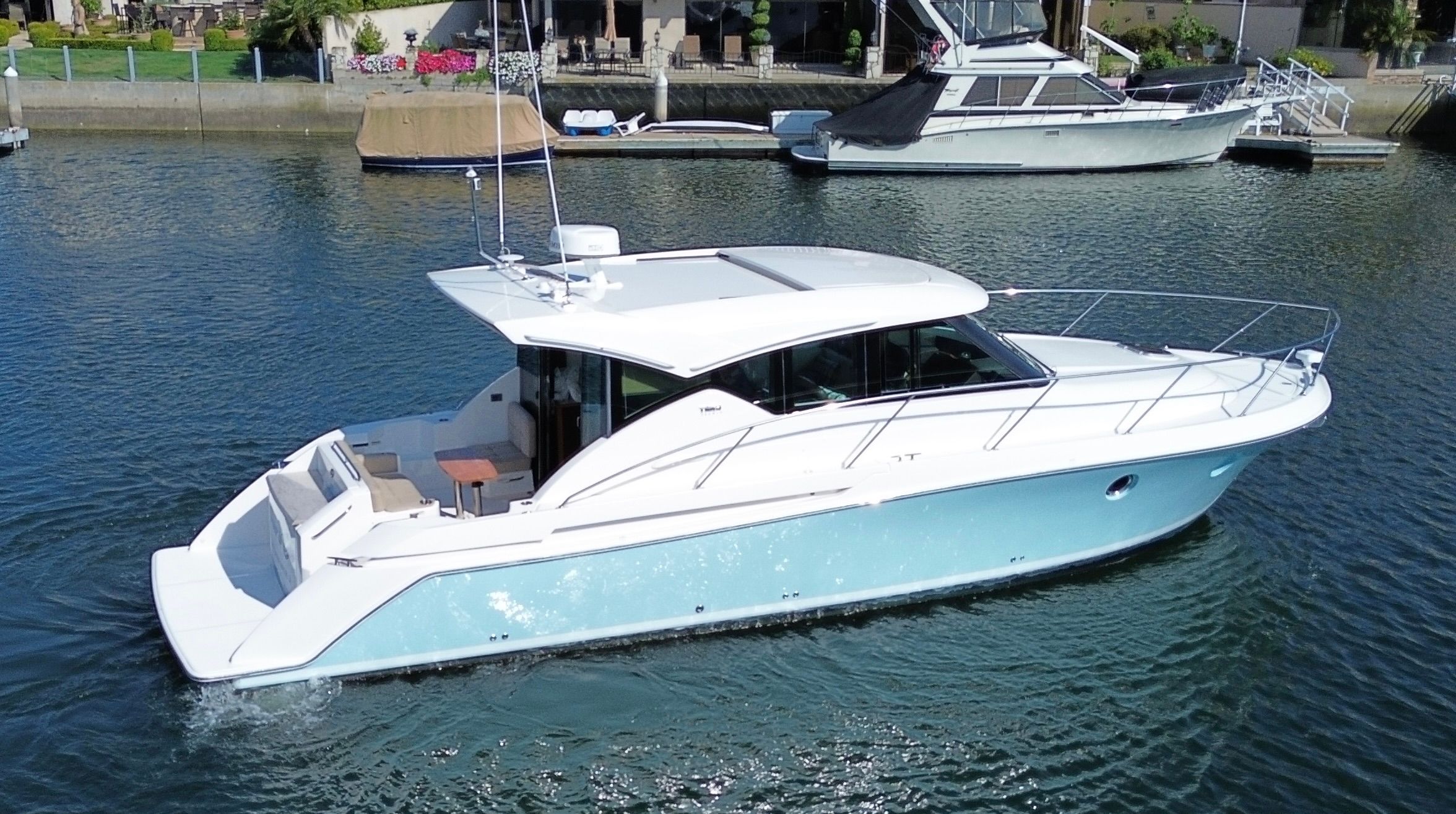 2017 Tiara Yachts C39 Coupe