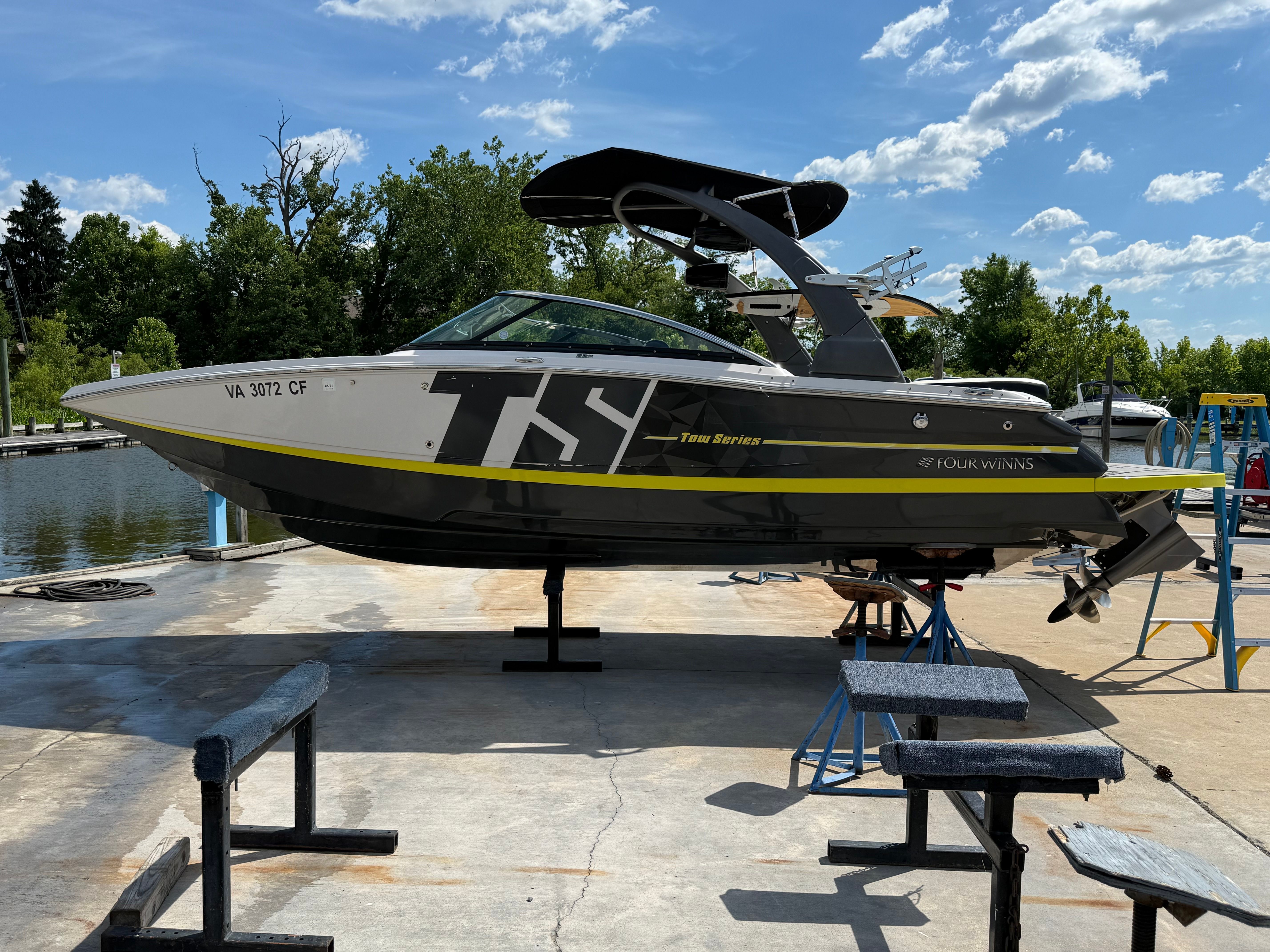 2017 Four Winns TS222 - 2