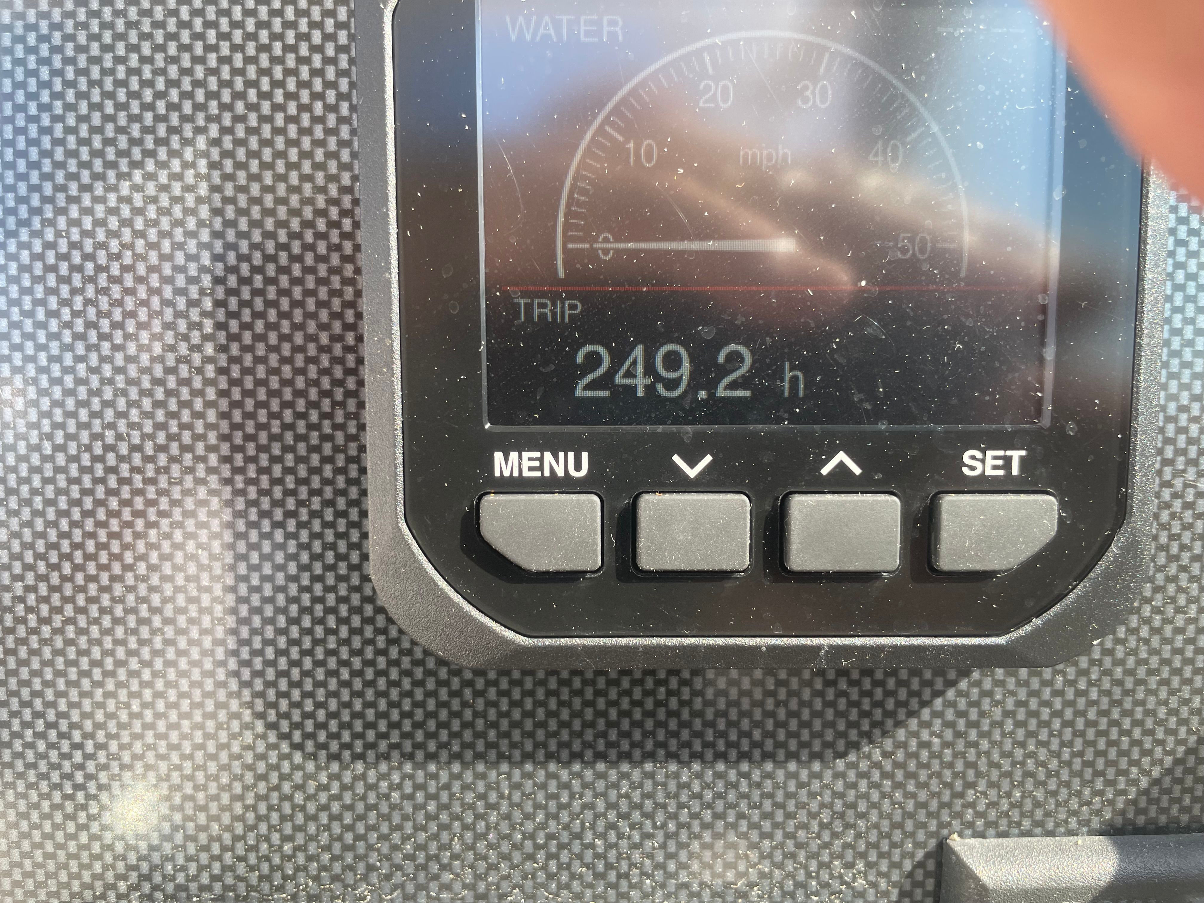 2000 Wellcraft 24 Walkaround - 7